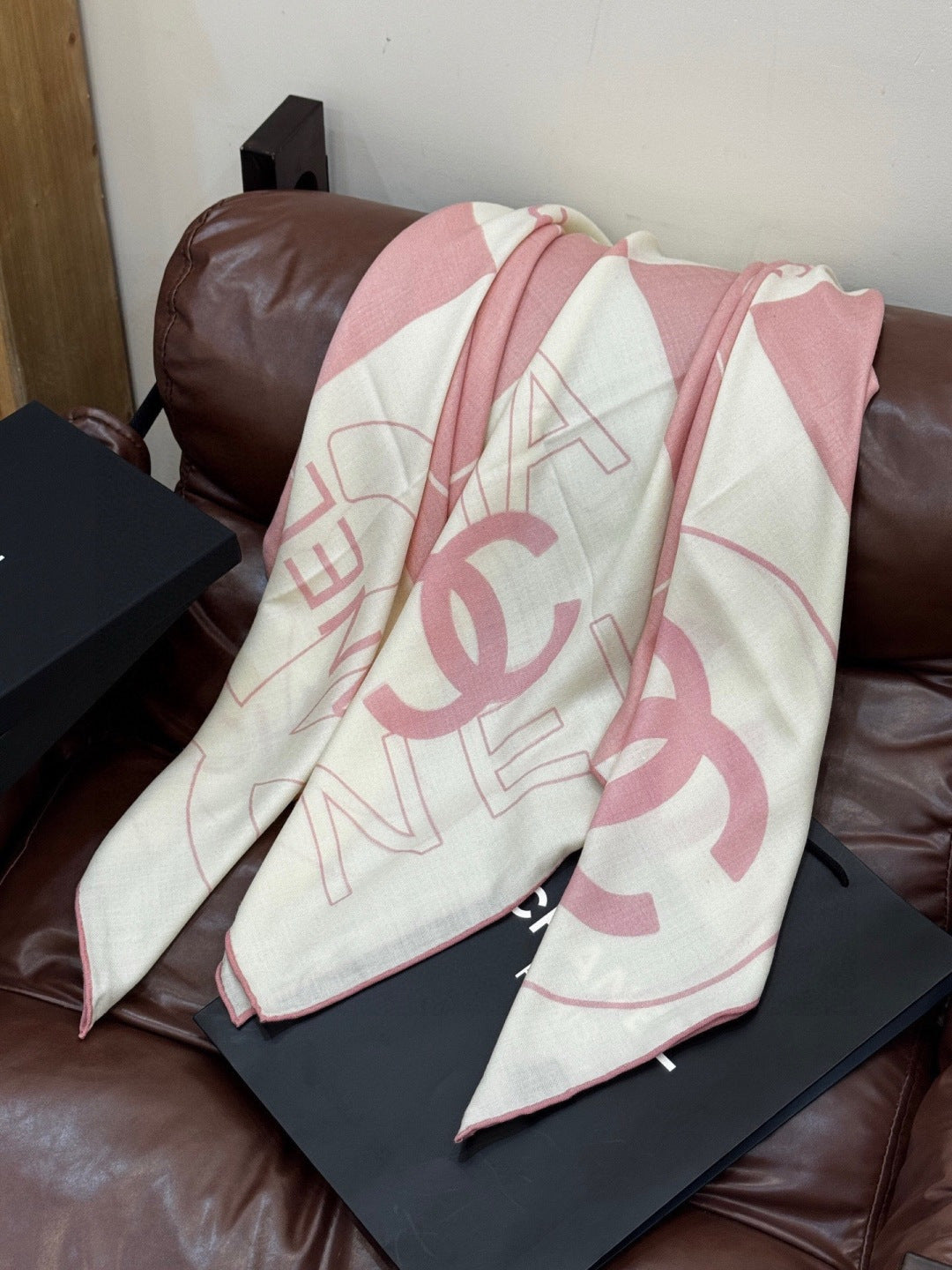 CC Double-Sided Scarf 135cm Light Pink White Silk Cashmere 153150