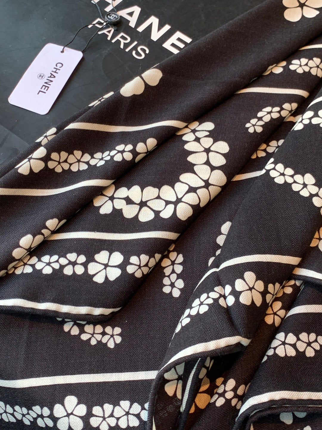 CC Double-Sided Scarf 135cm Black Mulberry Silk Cashmere 153152