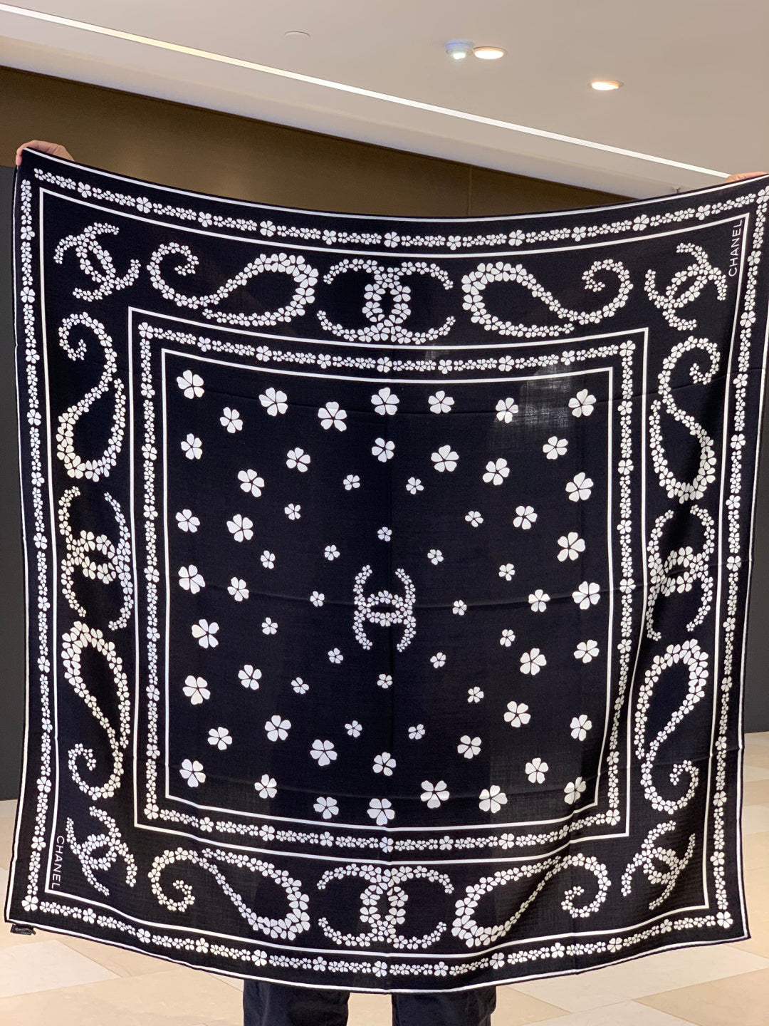 CC Double-Sided Scarf 135cm Black Mulberry Silk Cashmere 153152