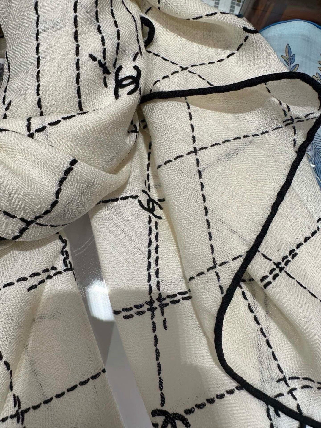 Chanel 26s Scarf 140 In Cashmere And Silk 304715