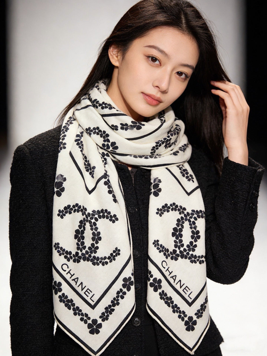 Chanel 26s Scarf 140 In Cashmere Silk 309370