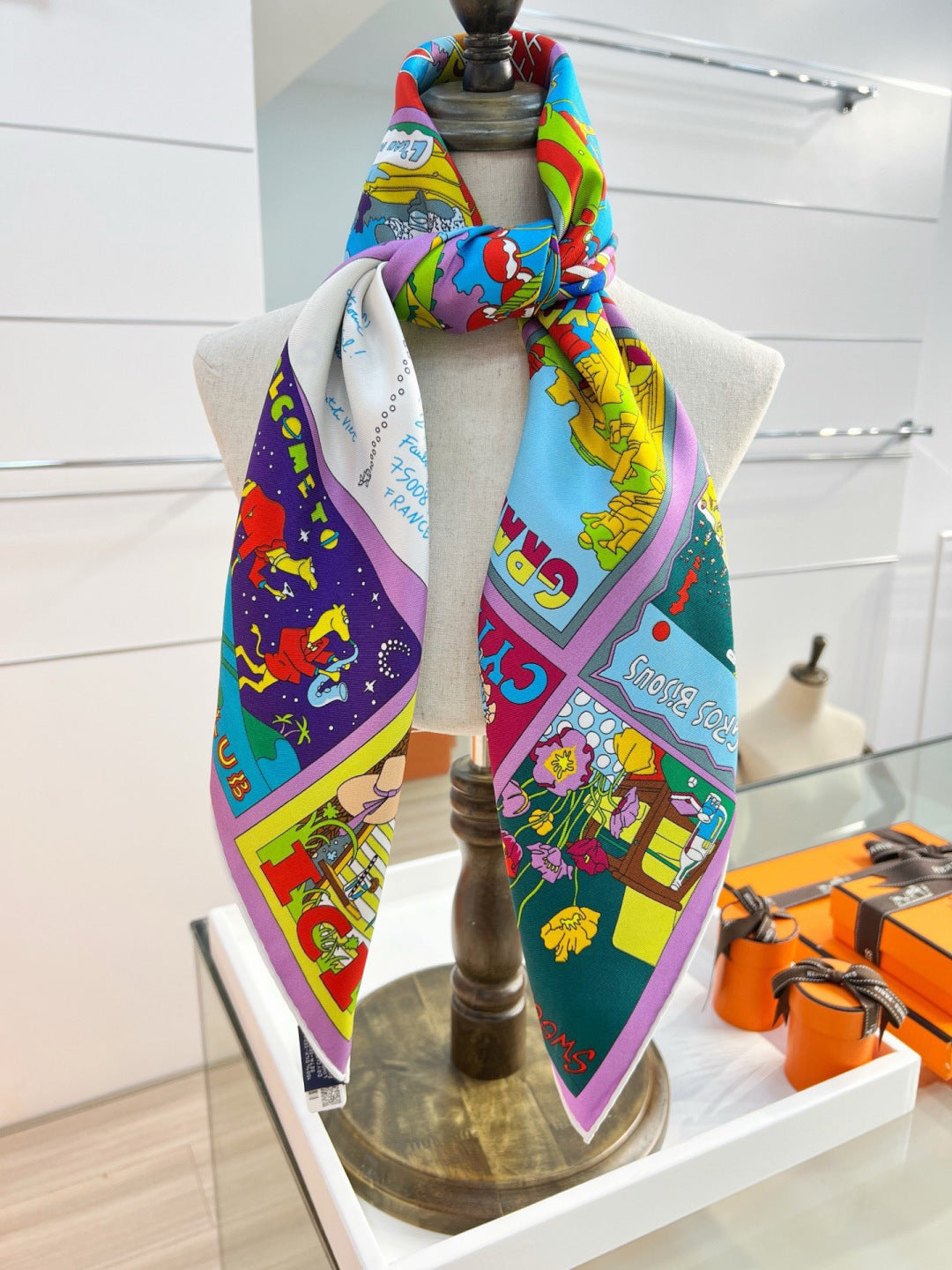 HM 26s Scarf 90 In Silk 309943