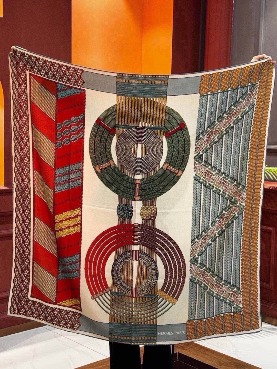 HM 26s Scarf 140 In Cashmere And Silk 446743