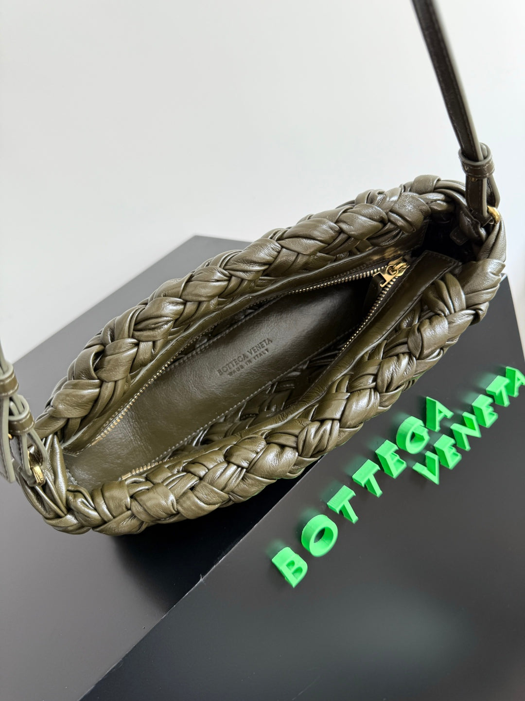 BV Kalimero chacha Bag 28.5cm Olive Leather