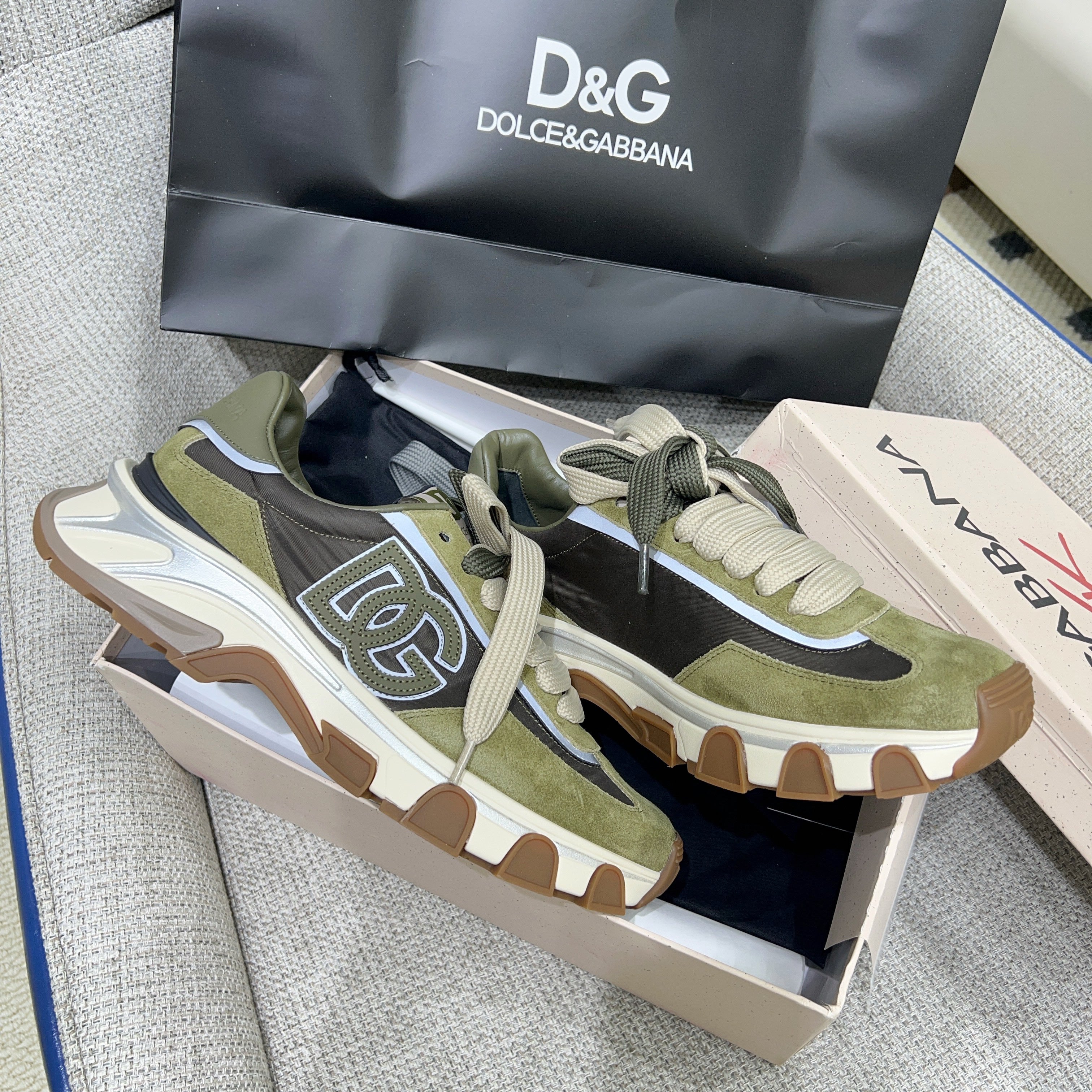 DG Country Road Sneakers Black Olive Mesh Suede 852464