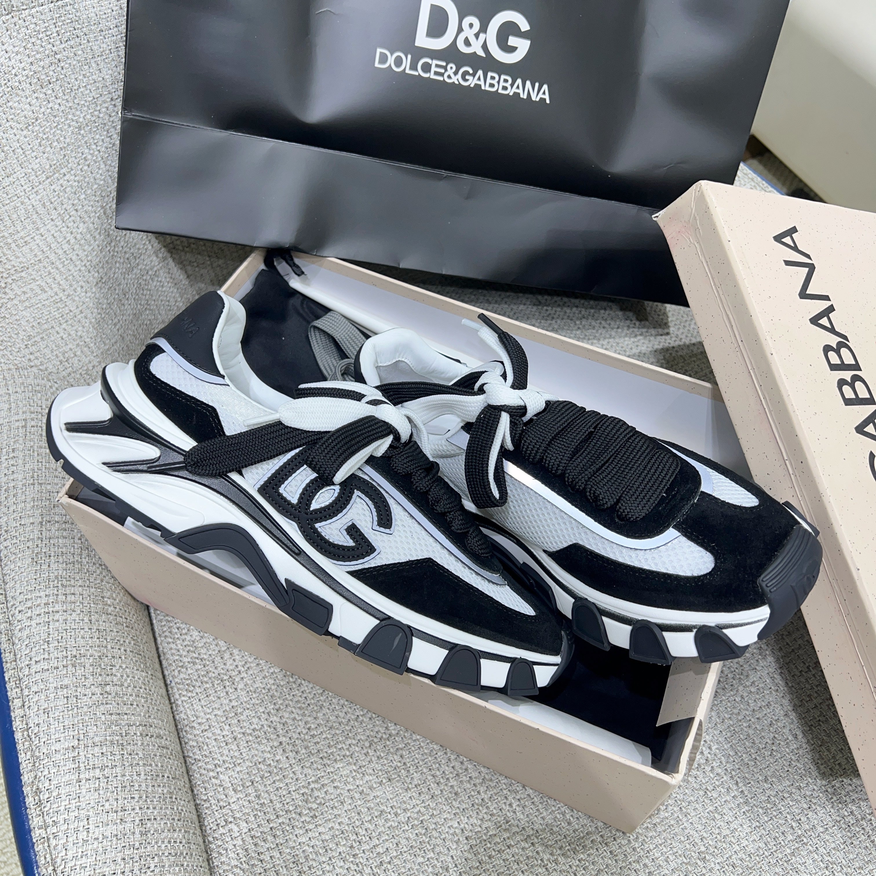 DG Country Road Sneakers Black White Mesh Suede 852465