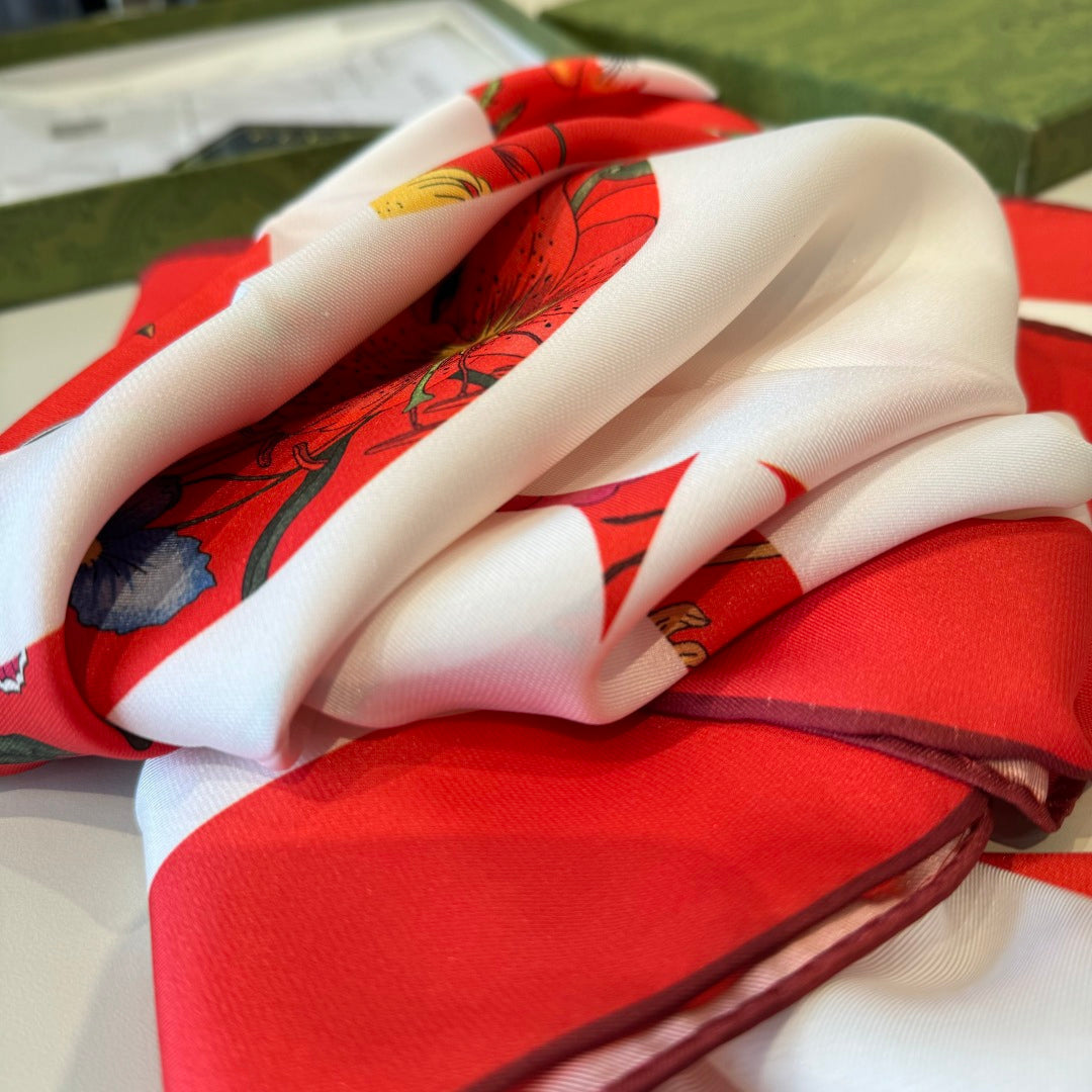 GG Signature Floral Scarf 90CM White Red Twill Silk 280694