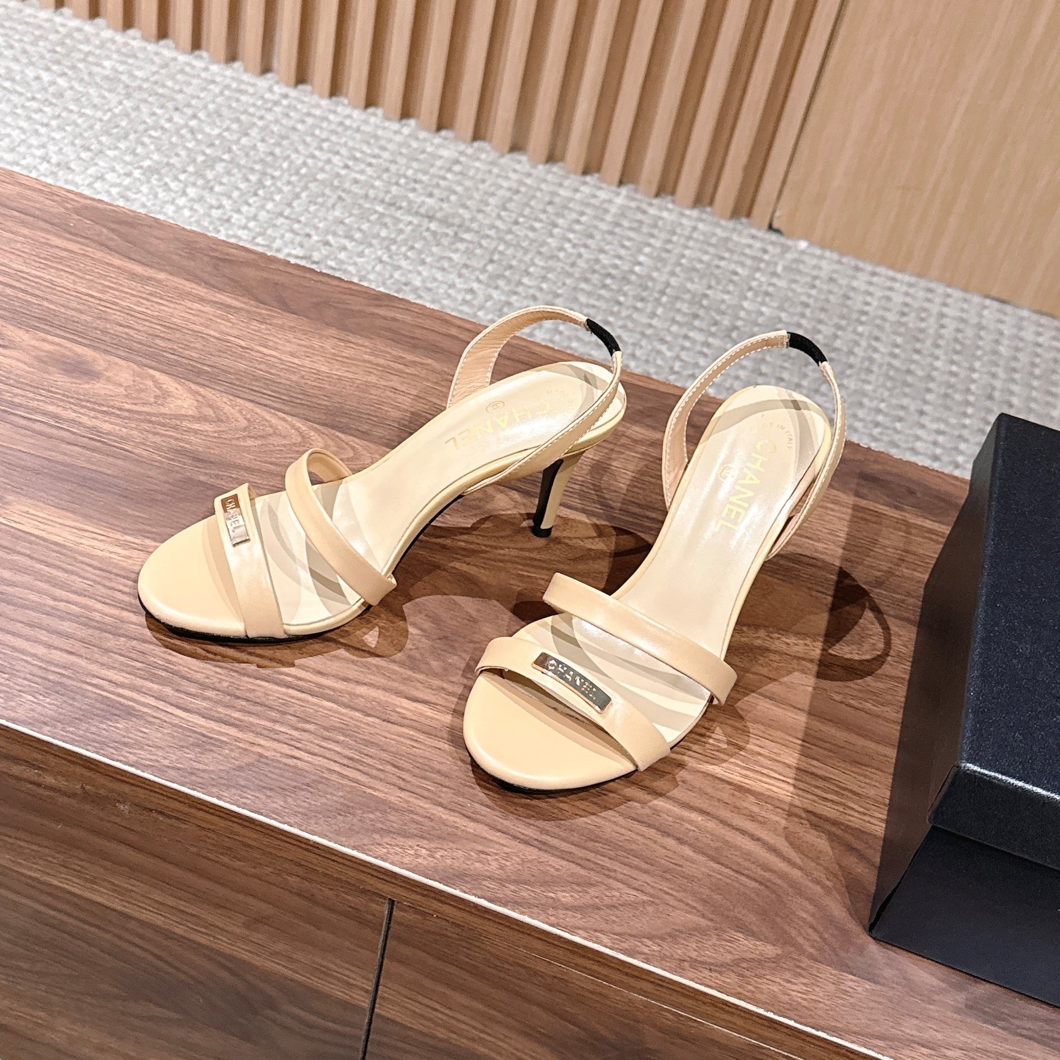 CC 26SS Sandal 8.5cm Beige Elephant Leather 692565