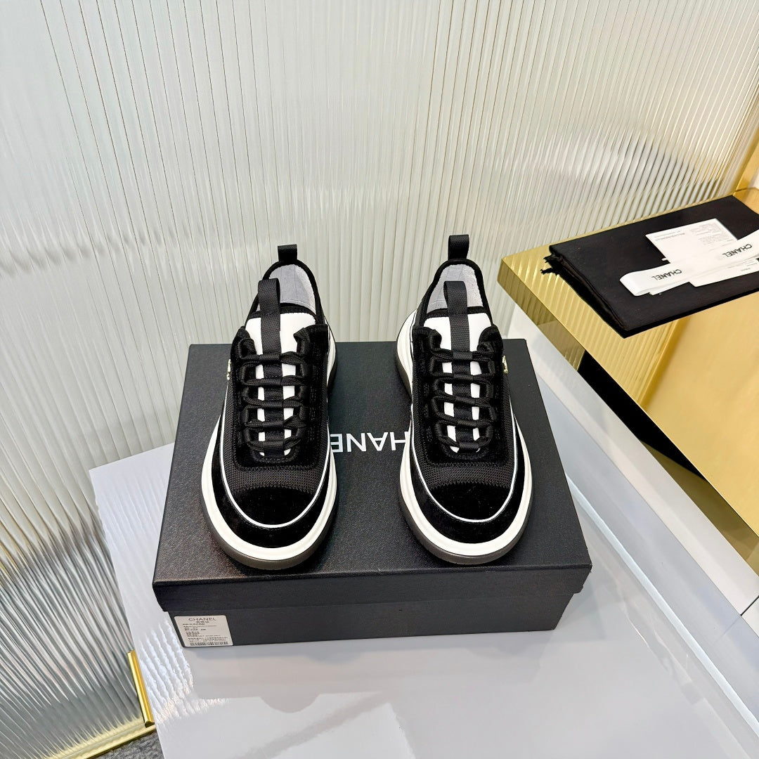 CC 26s Casual Sneakers Black Suede Mesh 928047