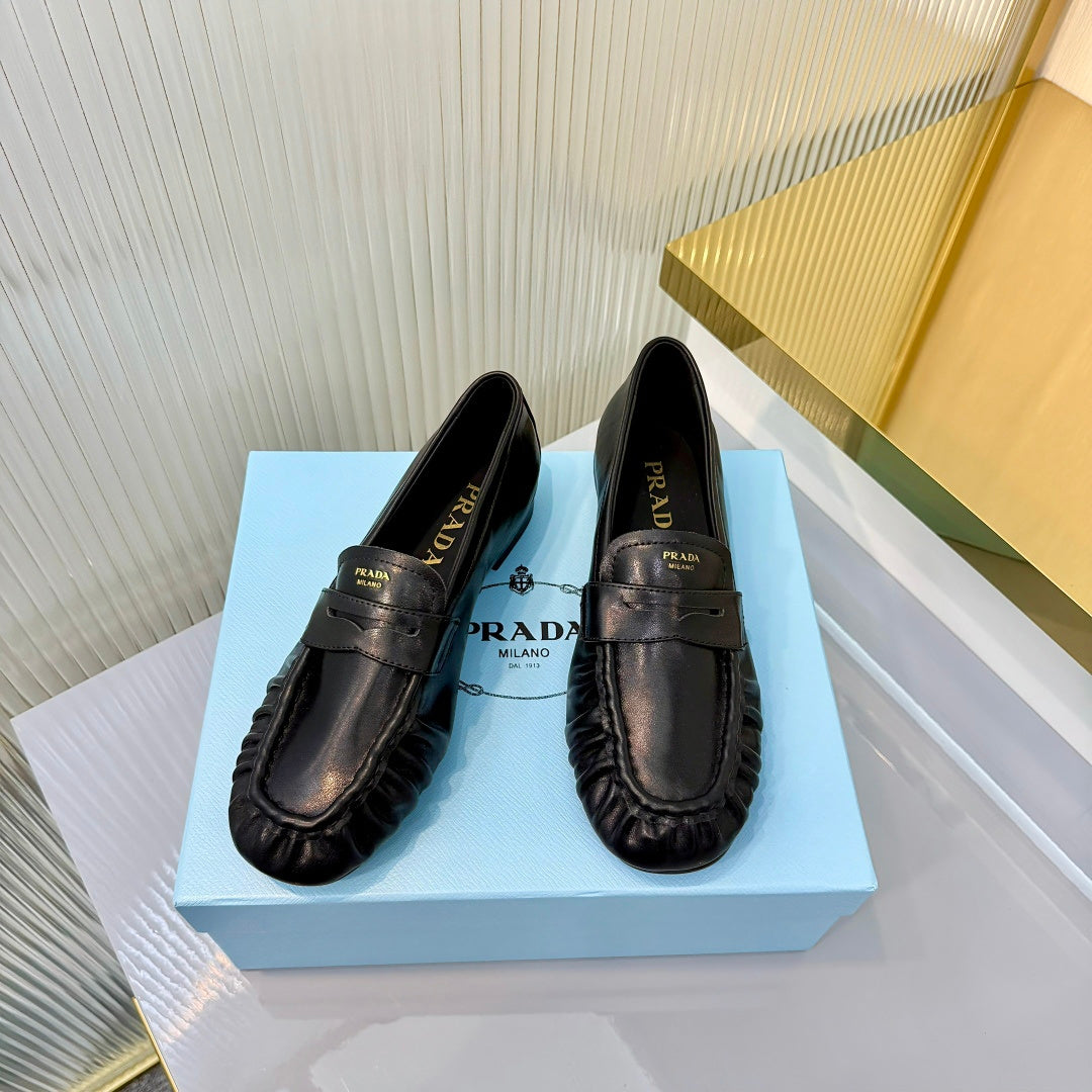 Prada 26s Loafer Black Pleated Leather 837705