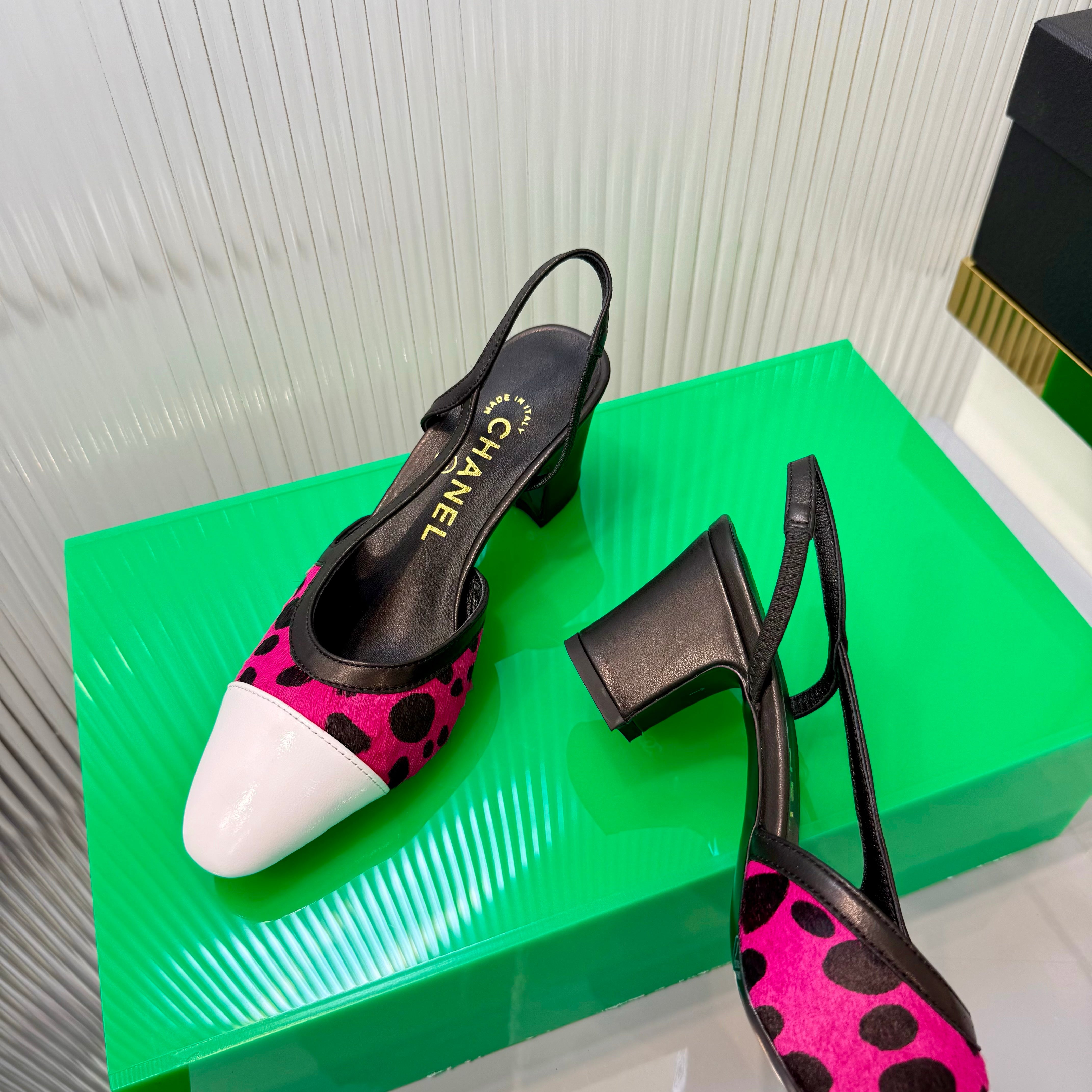 CC Slingback 6.5cm White Pink Leopard-Print Leather 923839