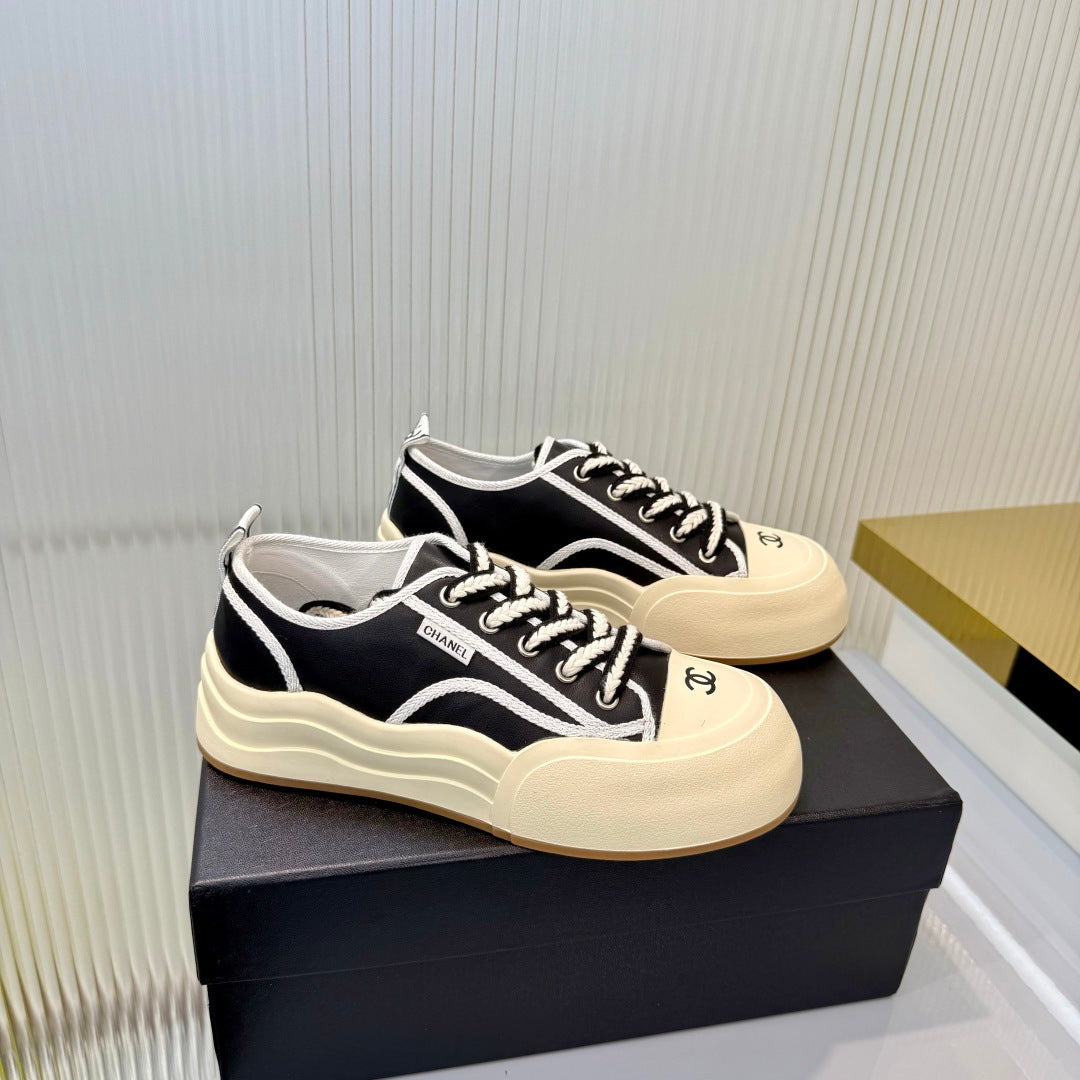 CC 26s Biscuit Shoes Black White Sheepskin 927711