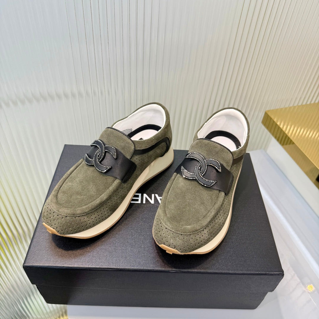CC 26s Casual Sneakers Olive Suede 927081