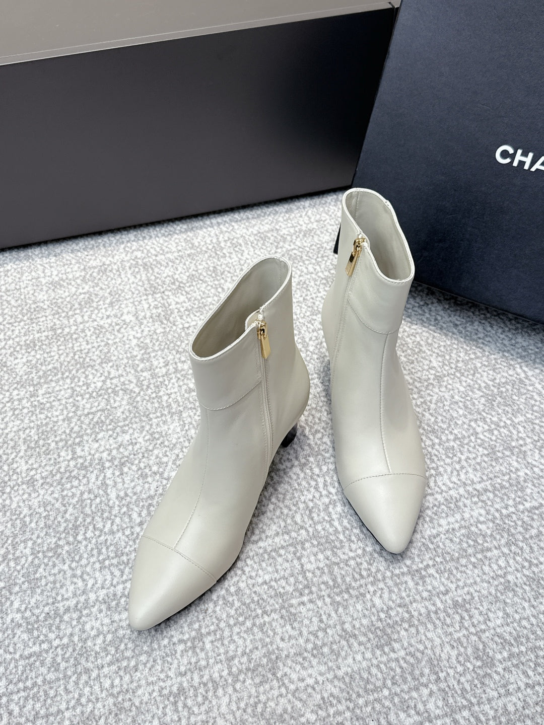 CC 2025s Lion Pointed Toe Ankle Boots 50mm White Sheepskin 461624