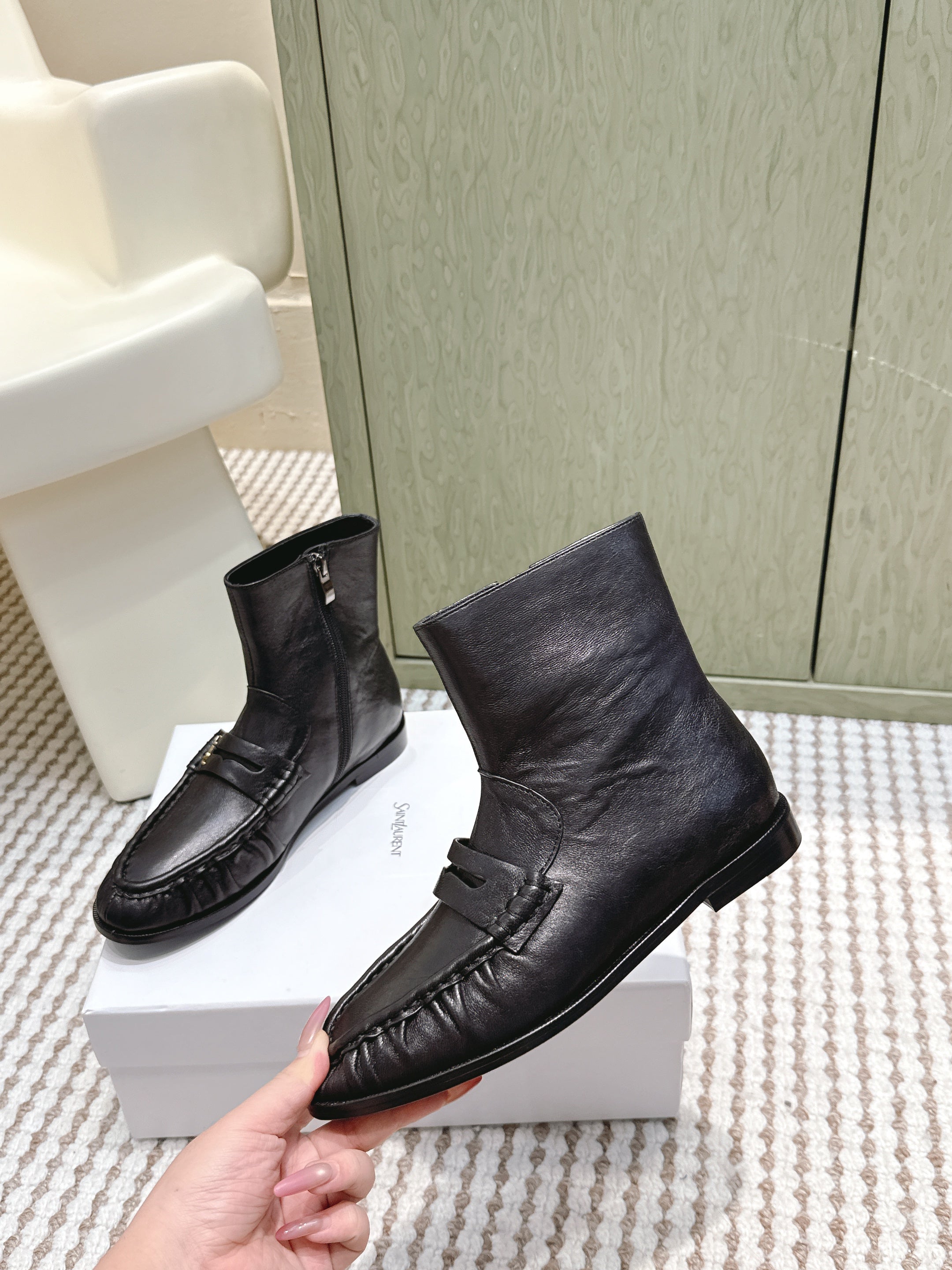YSL 2025 High-top Boot Black Calfskin 569419