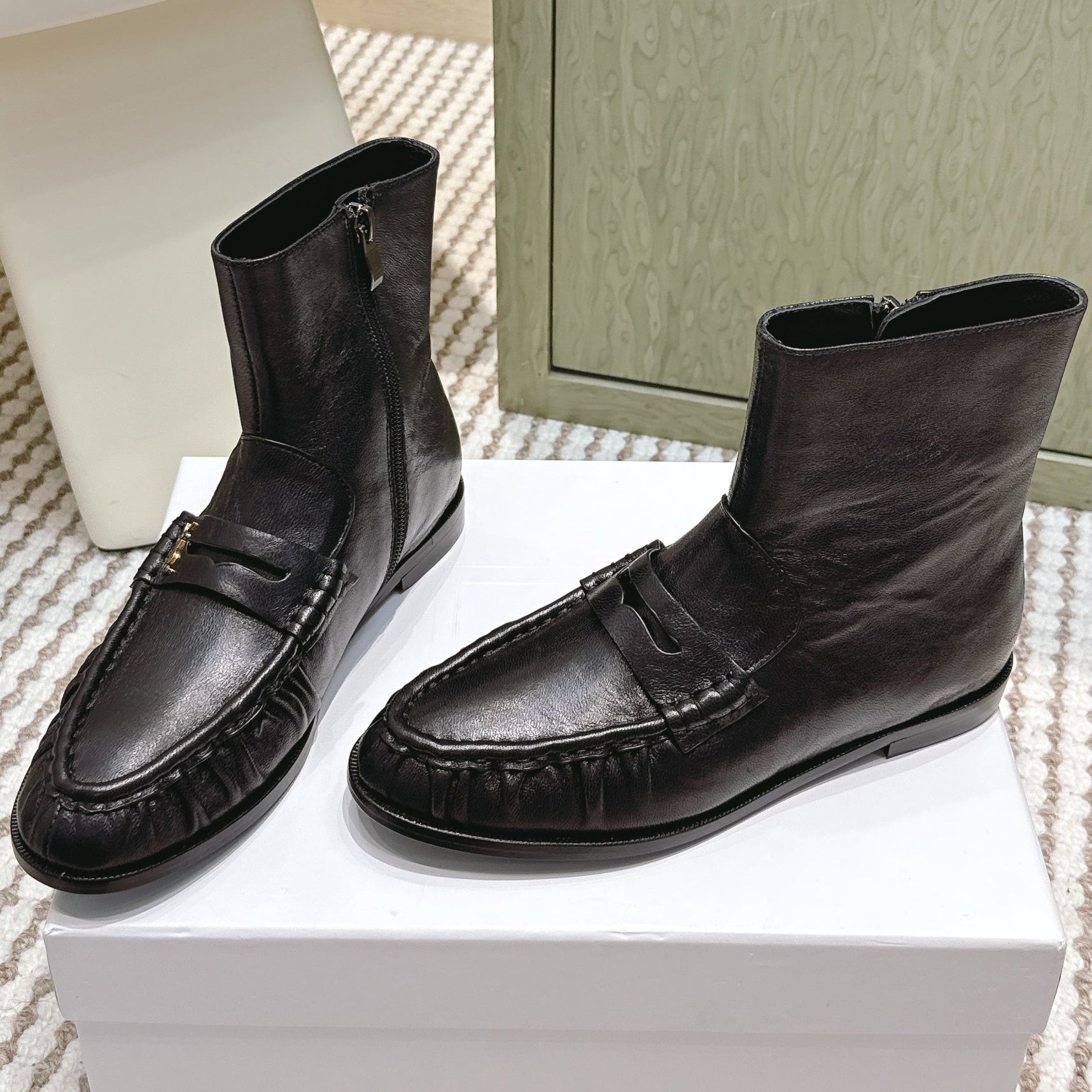 YSL 2025 High-top Boot Black Calfskin 569419