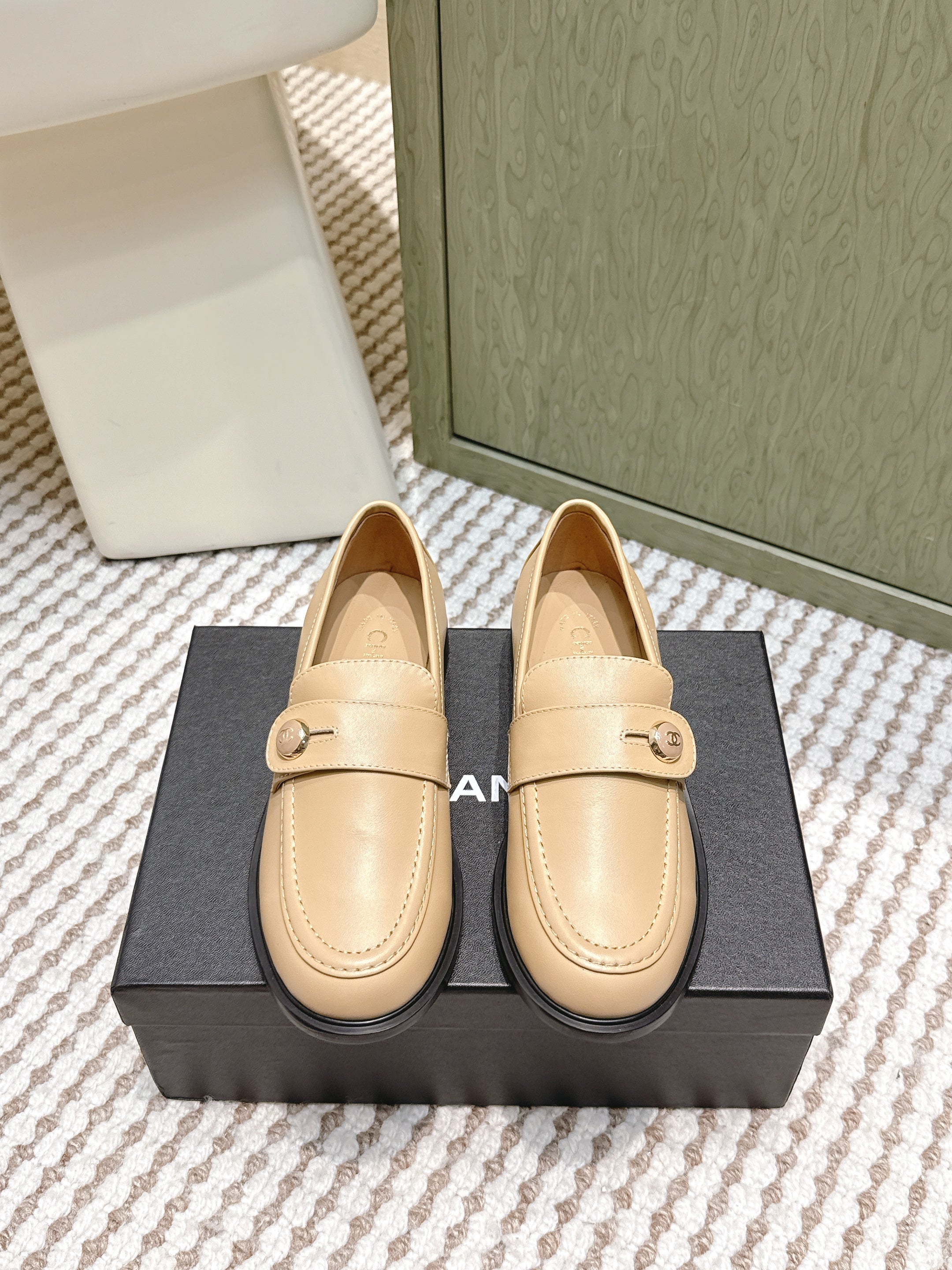 CC 26SS Loafers 3cm Beige Cowhide 653490