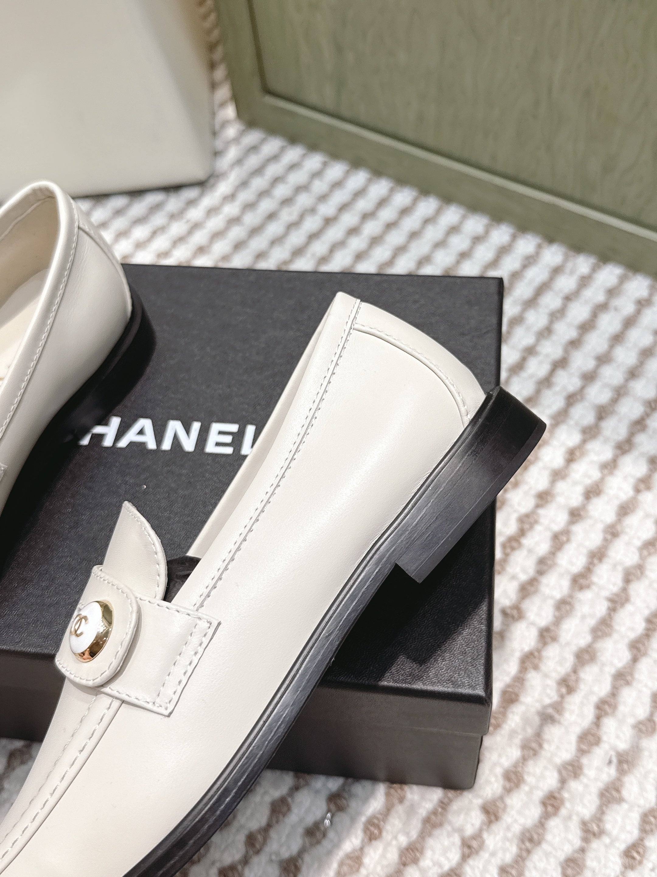 CC 26SS Loafers 3cm White Cowhide 653492