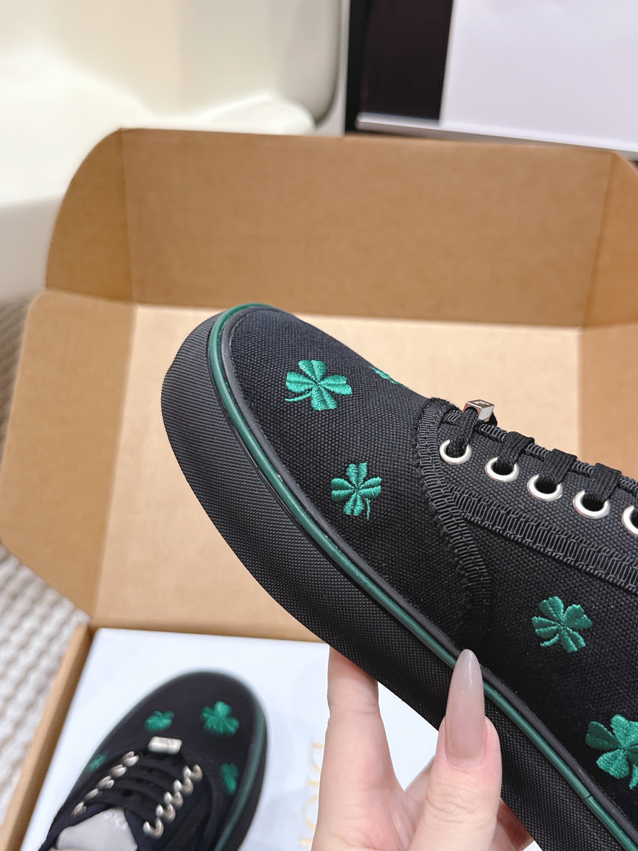 CD Saltwind Sneakers Black Four-leaf Clover Embroidery Canvas 632438