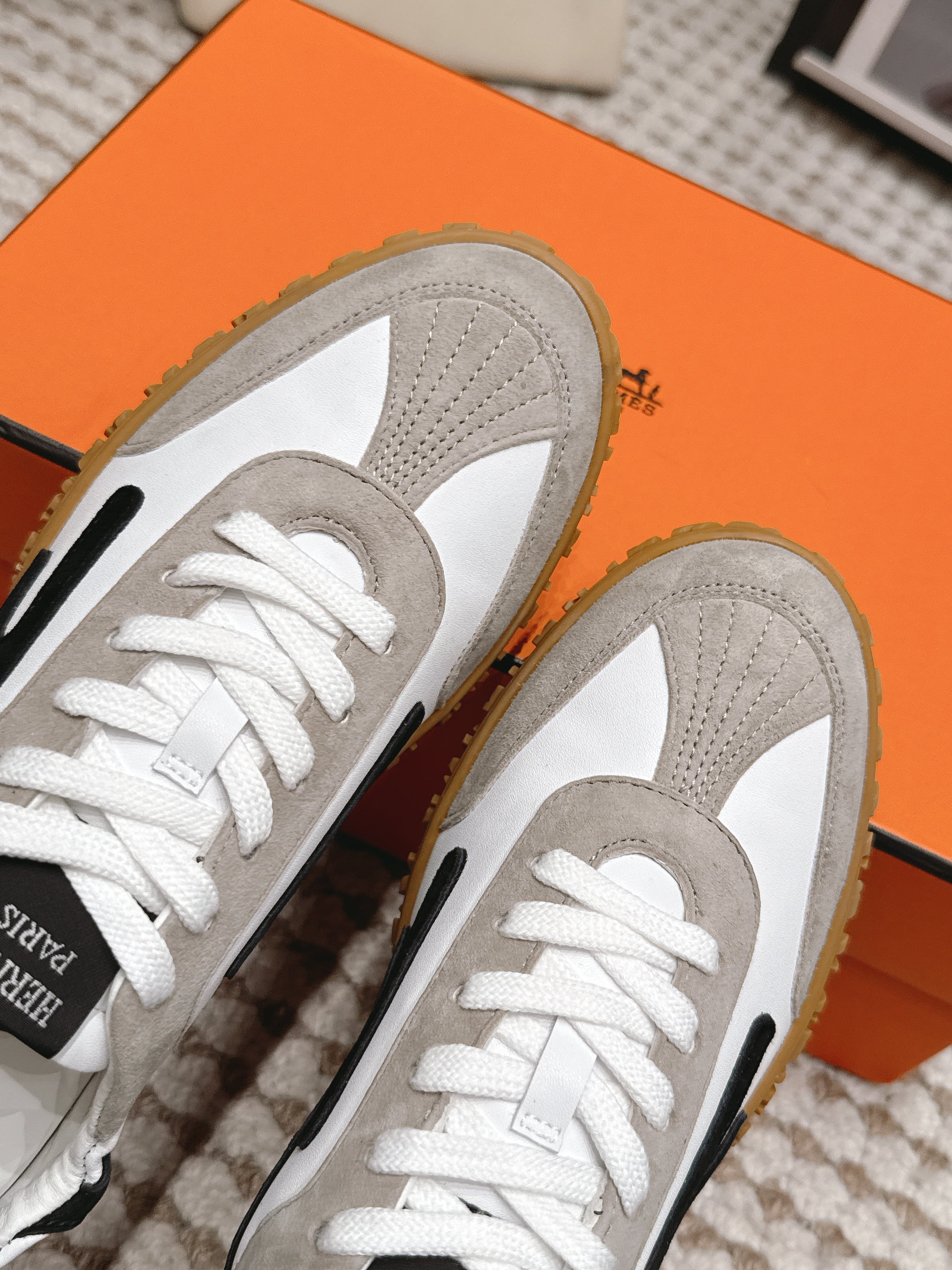 HM 26s Jet Sneakers White Sheepskin Grey Suede 845870