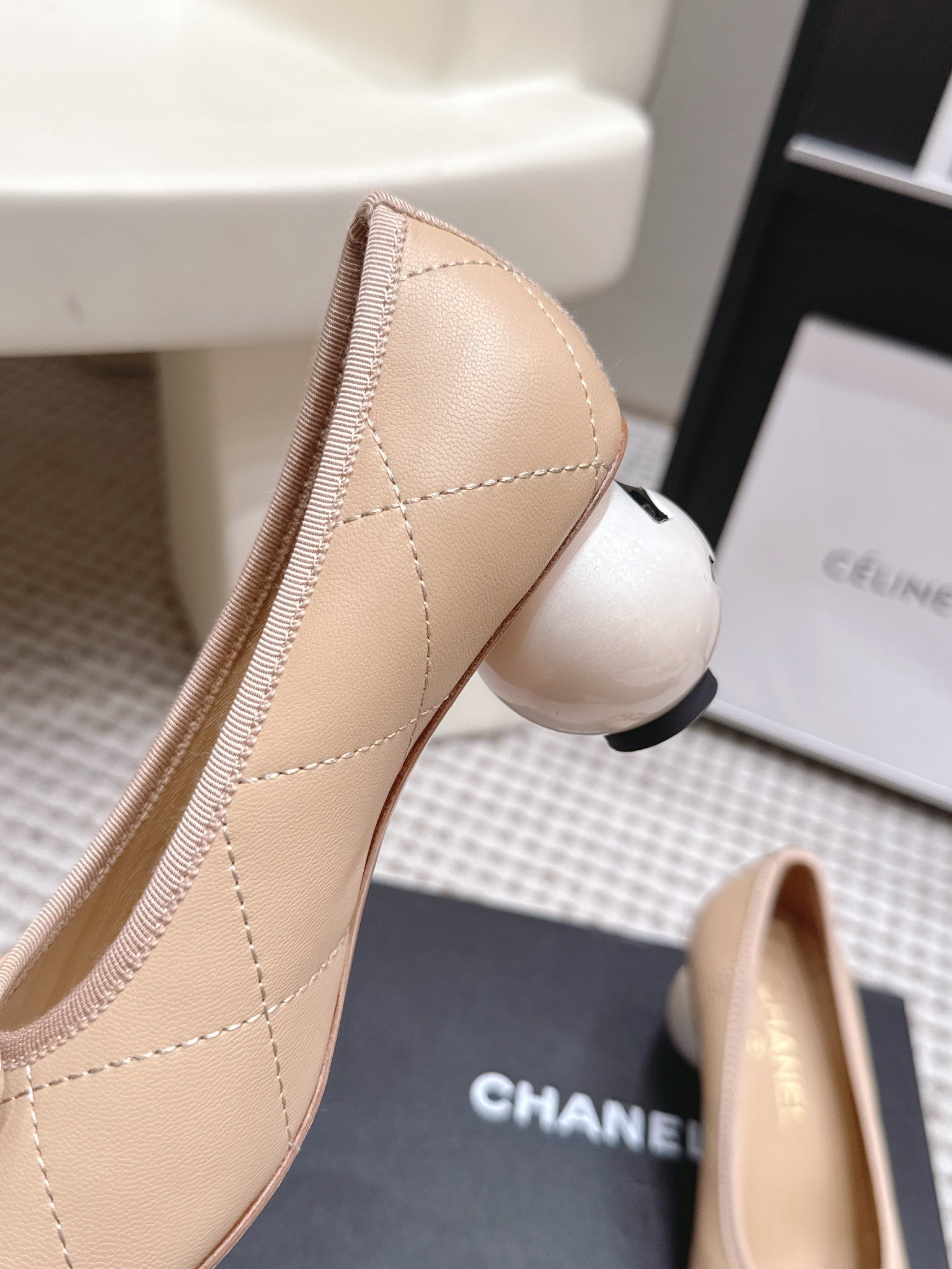 CC 26s Pearl High Heels 5.5cm Beige Black Calfskin