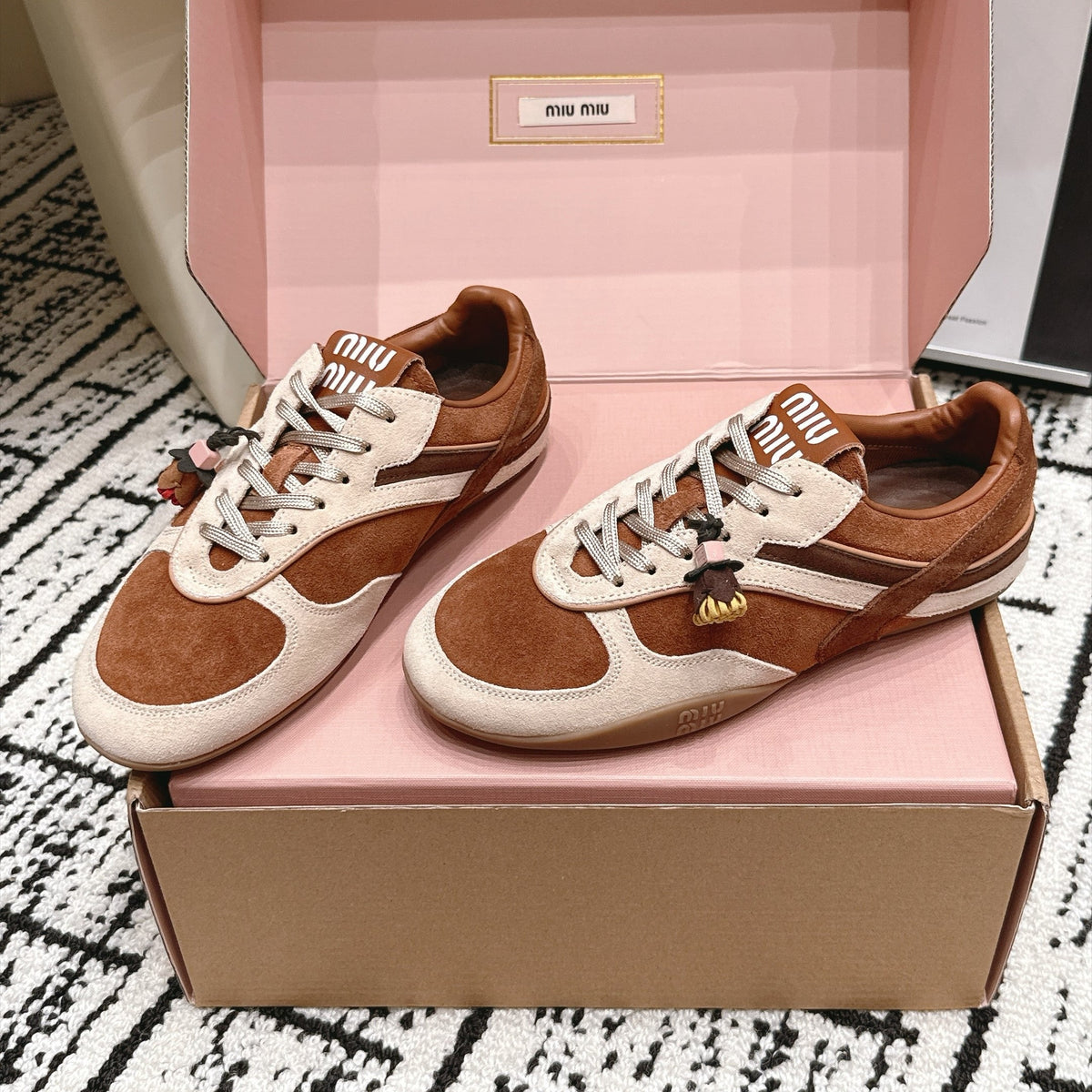 Miu Miu 26s Sneakers Cognac Suede 138336
