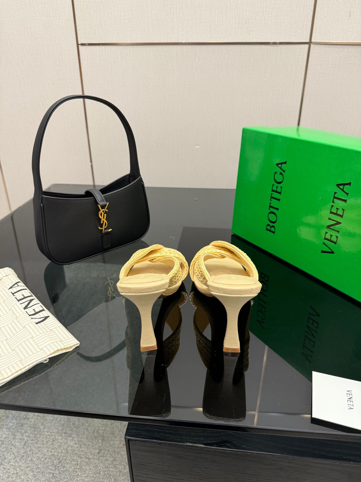 BV 26s Heeled Sandals 9.5cm Light Yellow Calfskin Raffia
