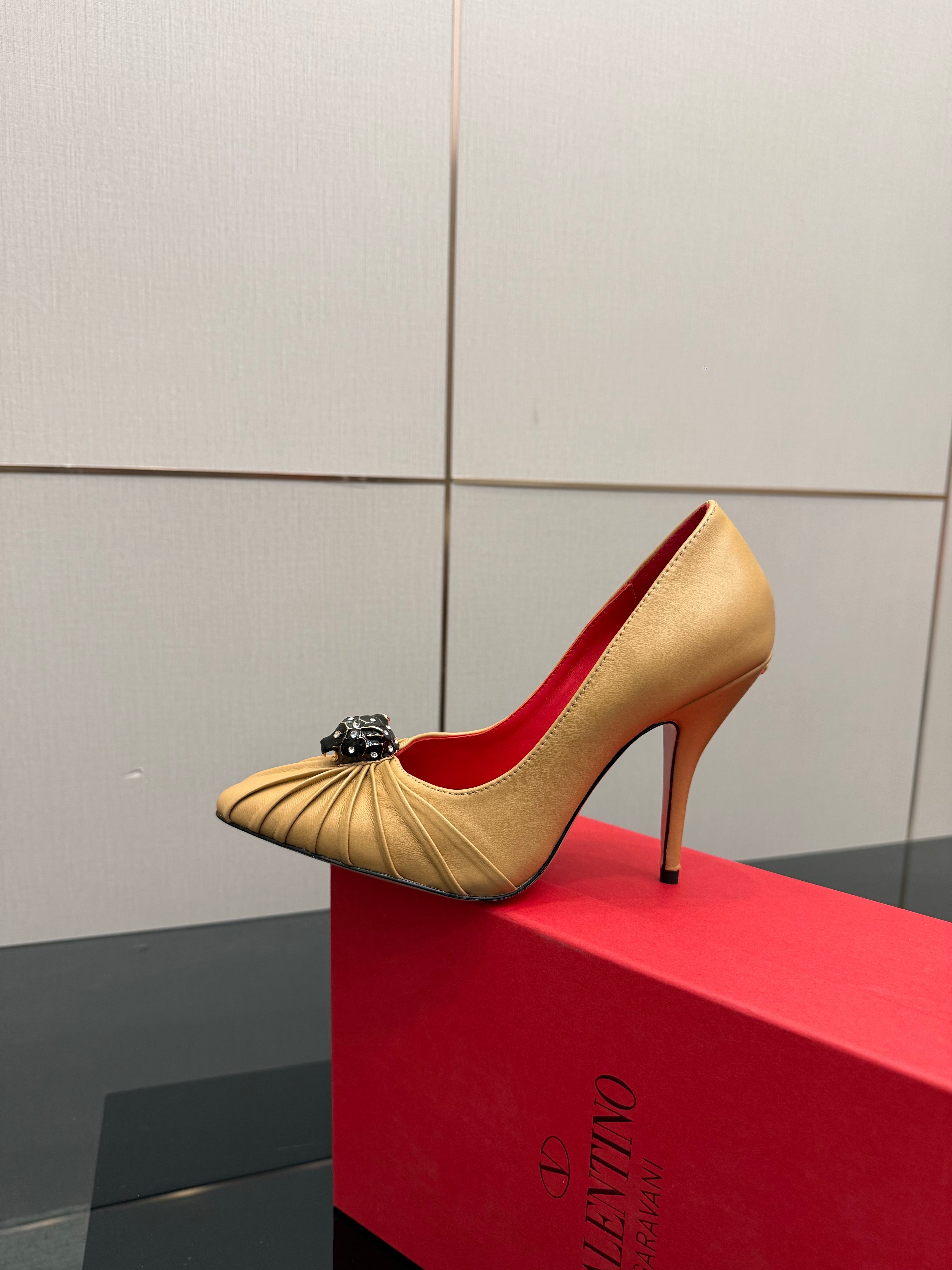 VT Panthea Pumps 105Mm Beige Goatskin 630184