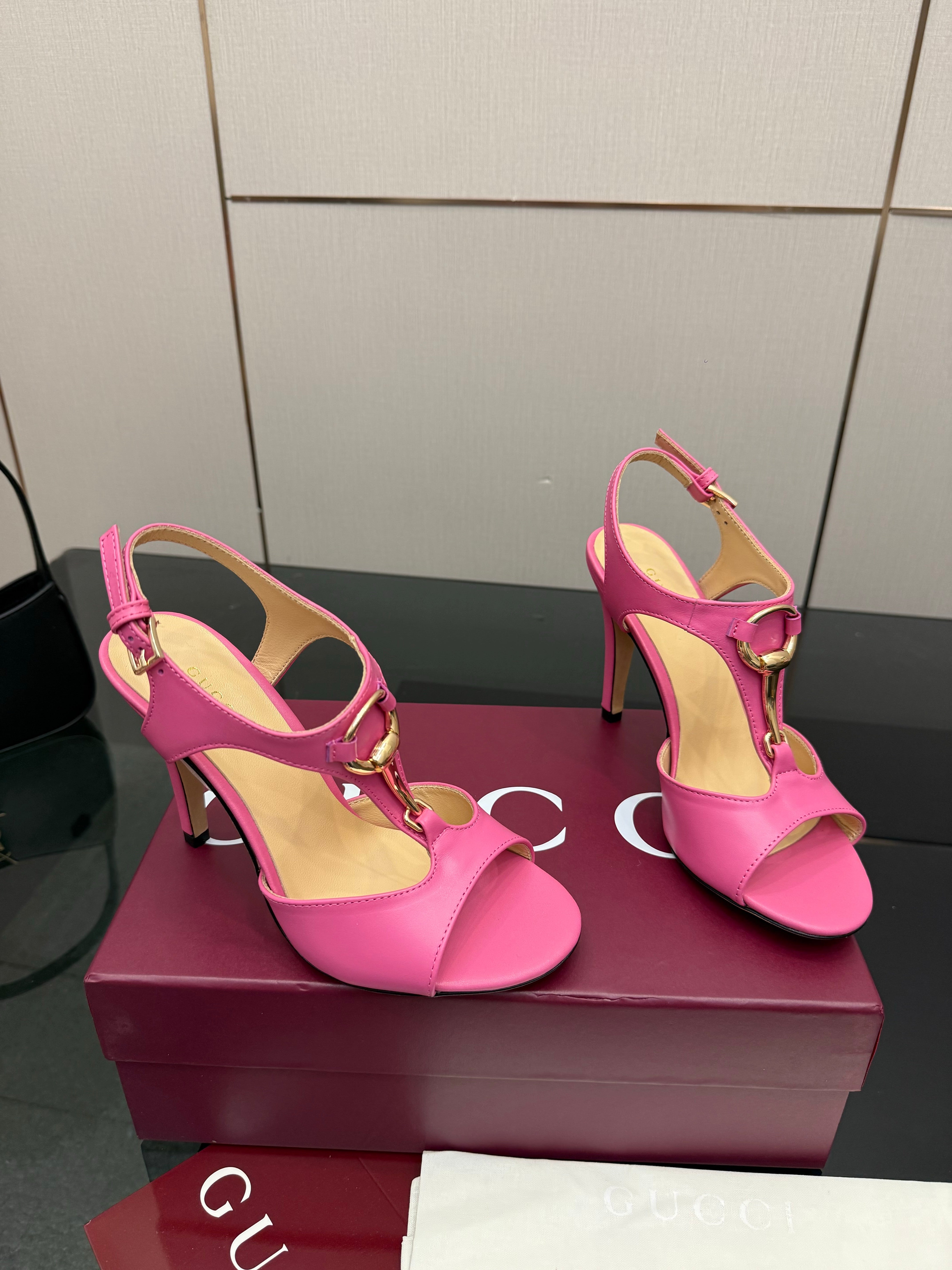 GG G-Buckle High-Heeled Sandals 10.5cm Pink Cowhide 725307