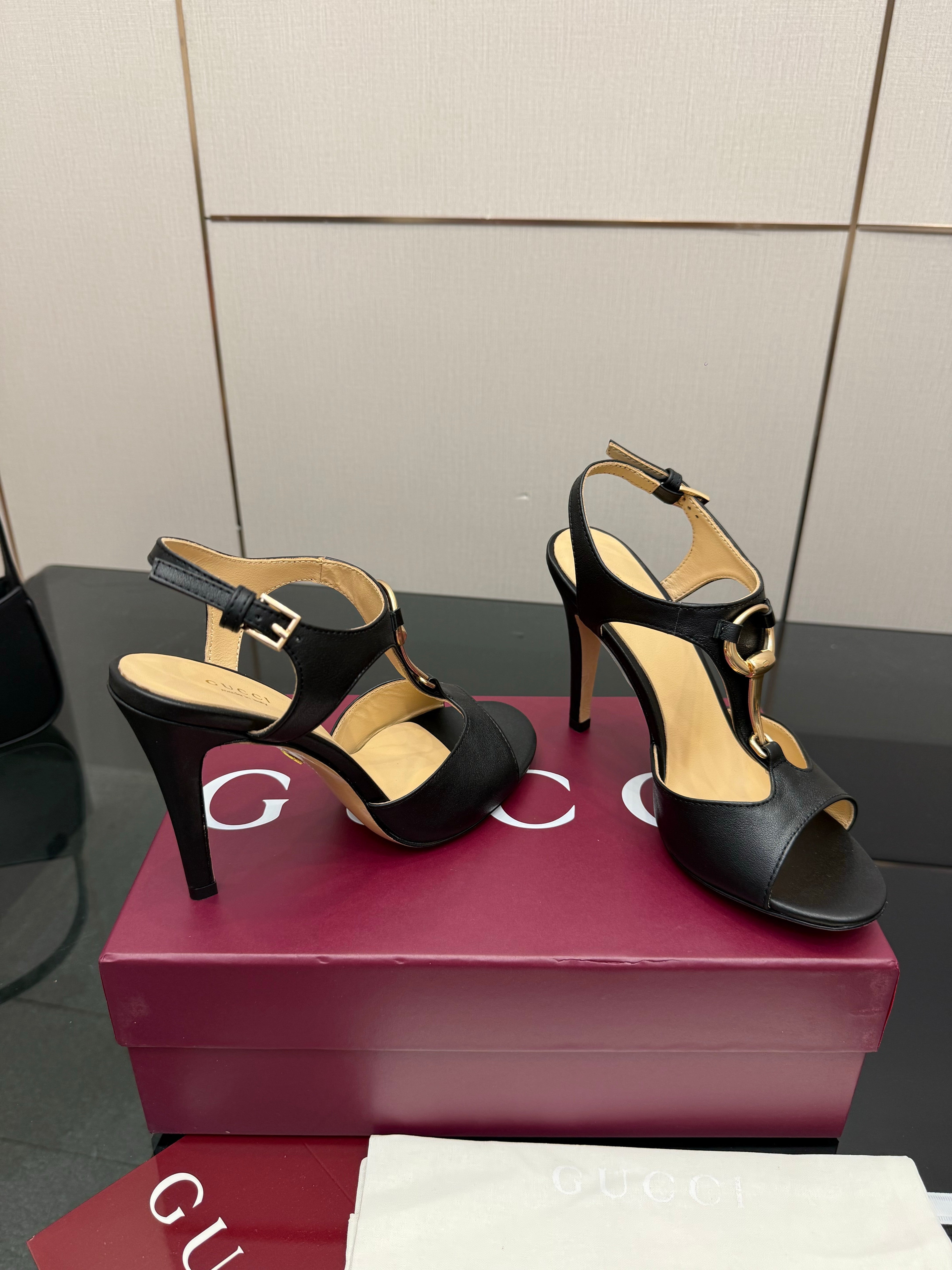 GG G-Buckle High-Heeled Sandals 10.5cm Black Cowhide 725310