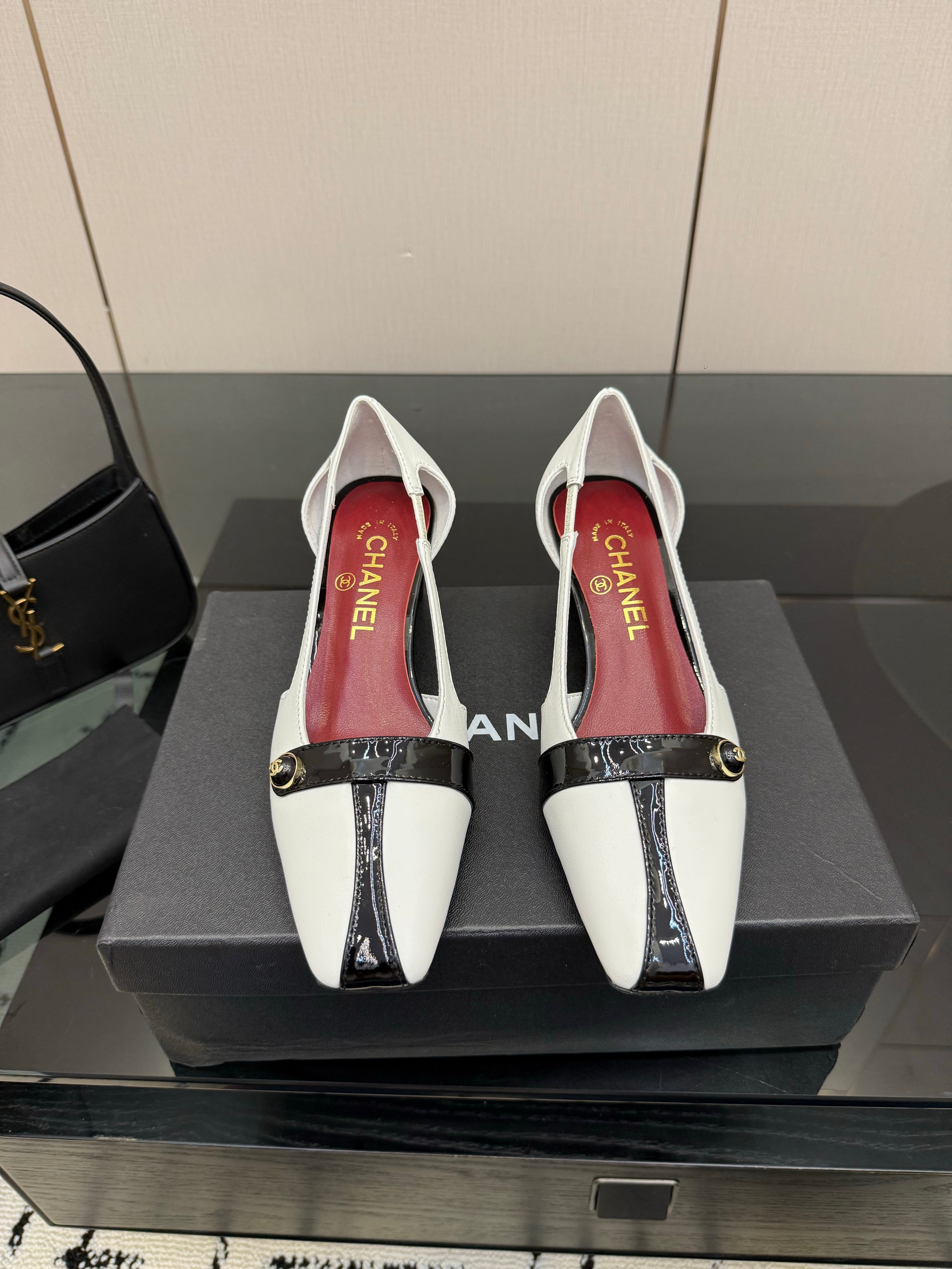 CC 26P Slingback 5cm White Black Lambskin Patent Leather 791606