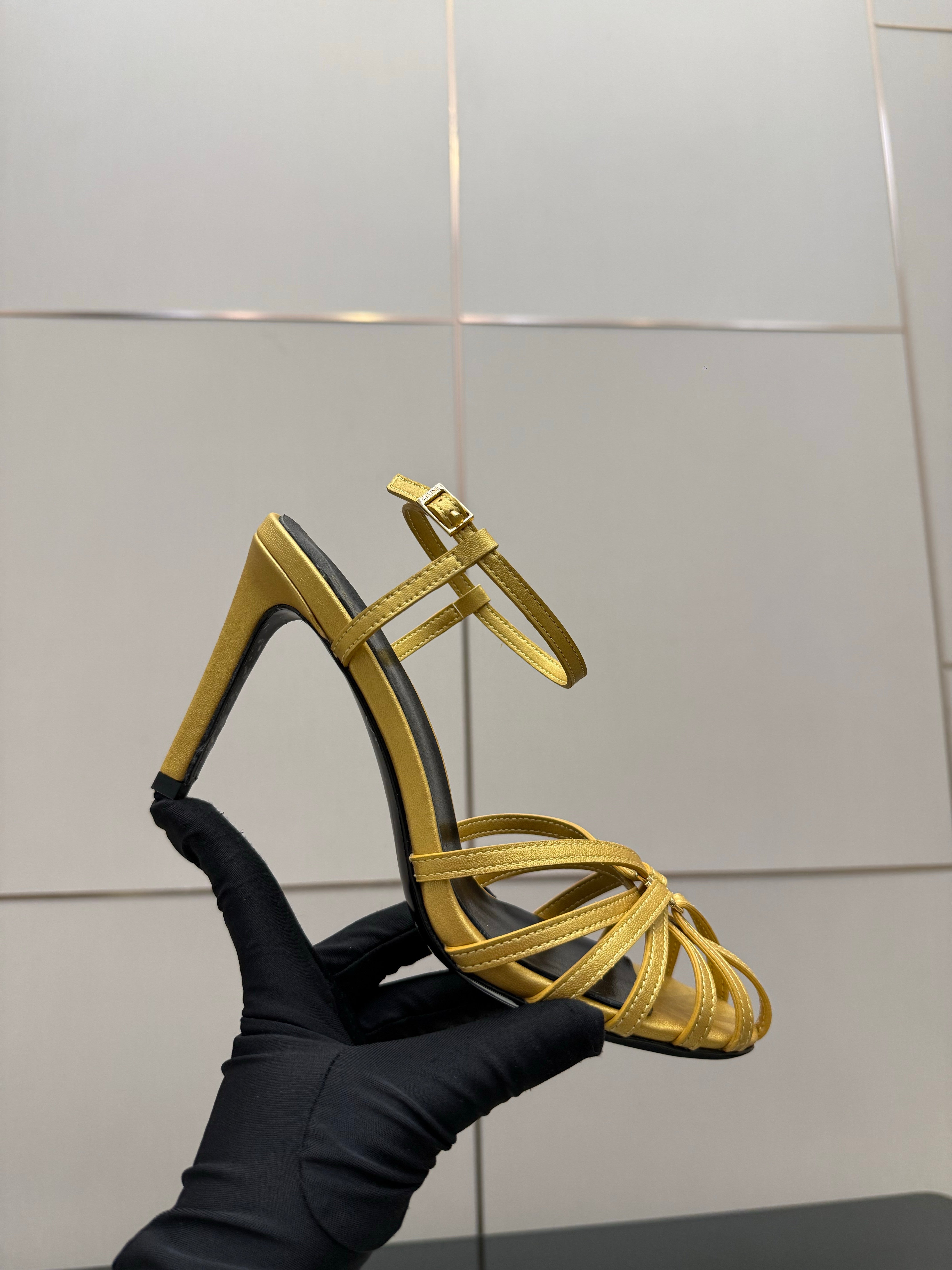 Celine 26s Sandal Triomphe 8.5cm Gold Lambskin 894268