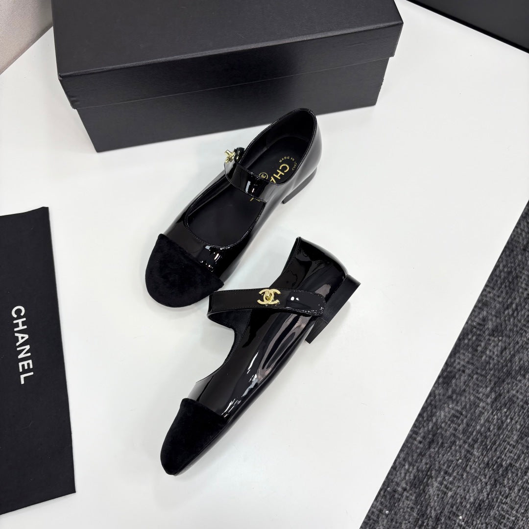 CC 25 Mary Janes In Black Patent Sheepskin And Velvet 352465