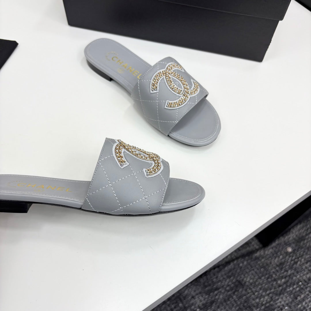CC 25 Doubble Chain Embroidered Slippers Grey Quilted Sheepskin 352488