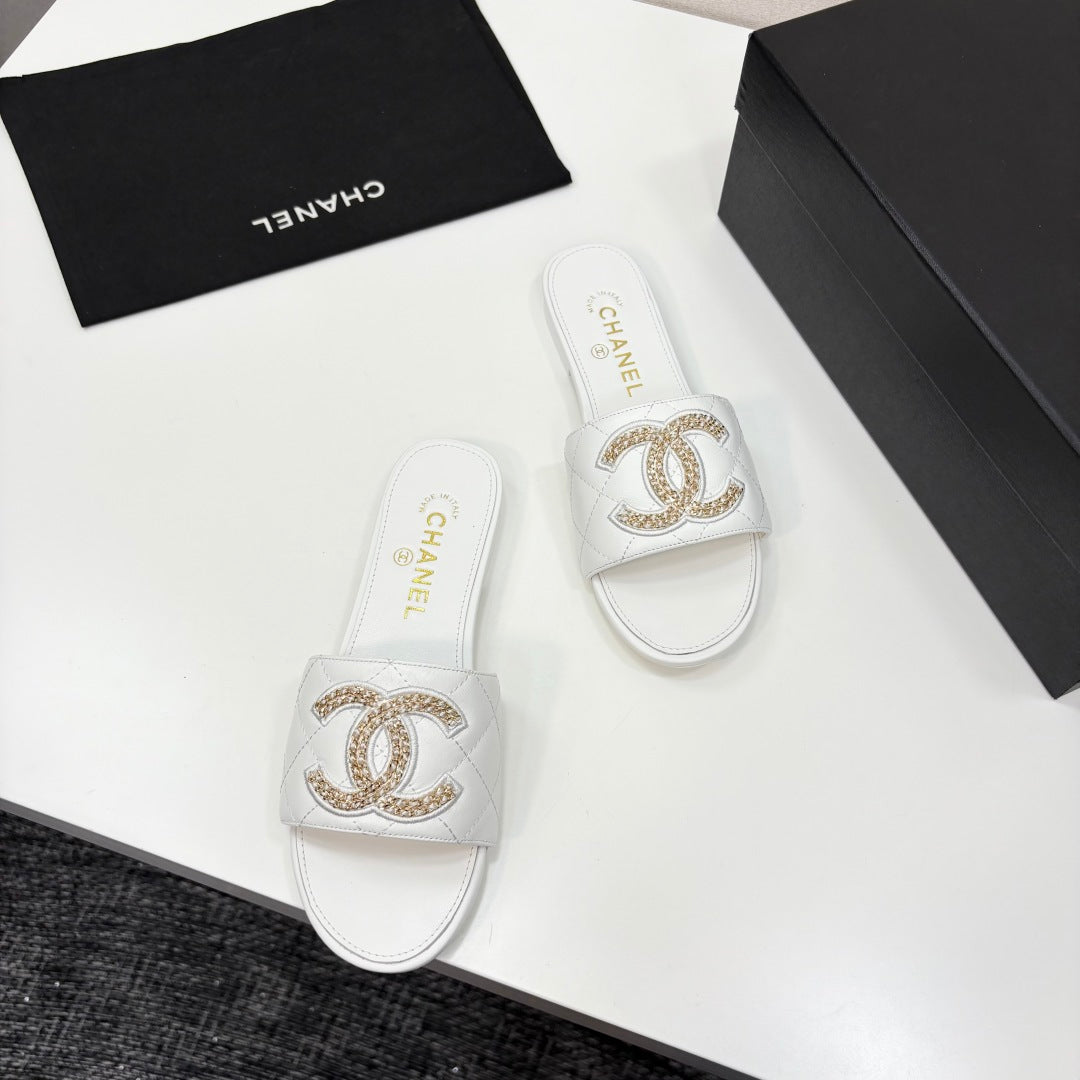CC 25 Doubble Chain Embroidered Slippers White Quilted Sheepskin 352489