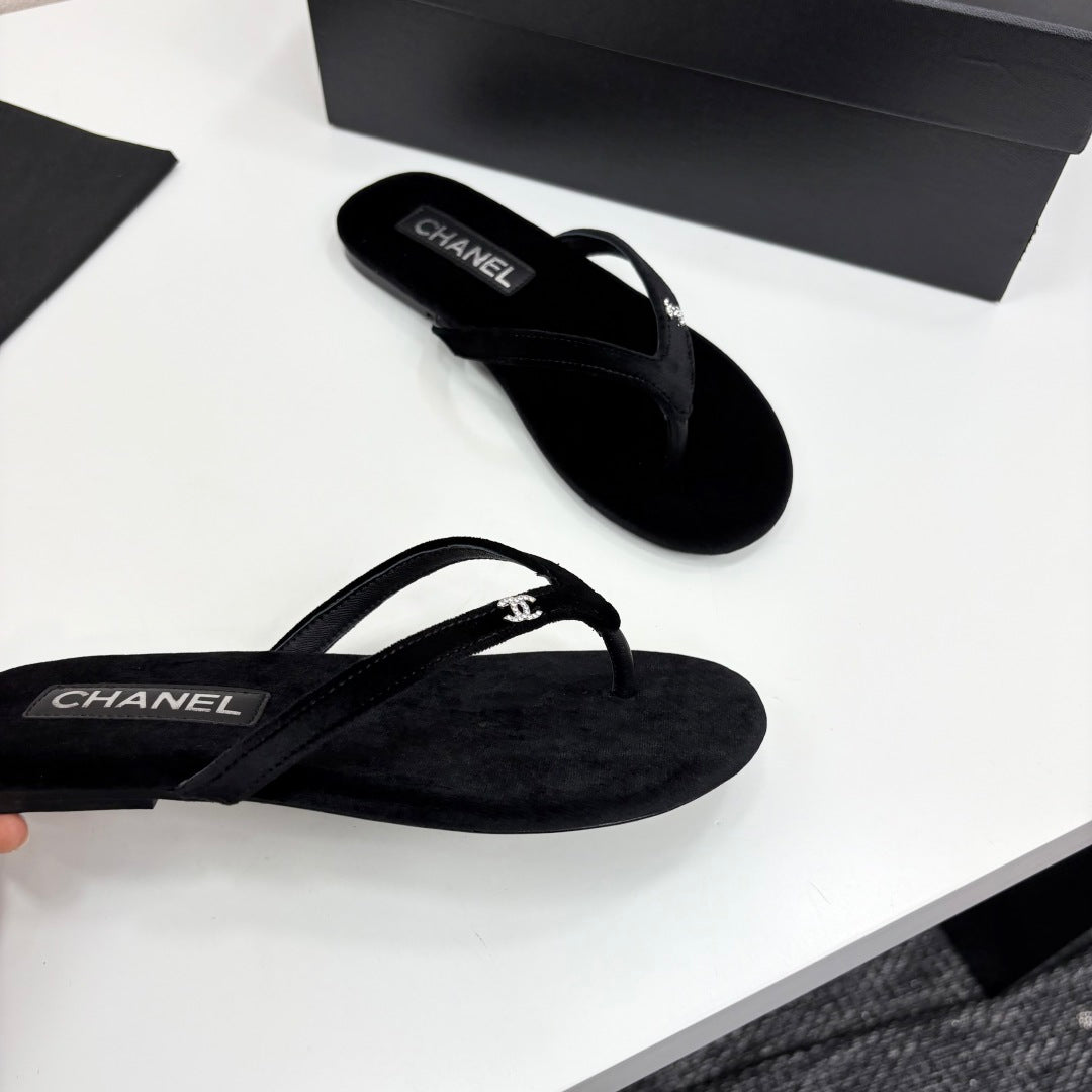 CC Crystal Logo Thong Sandal Black Velvet 352478