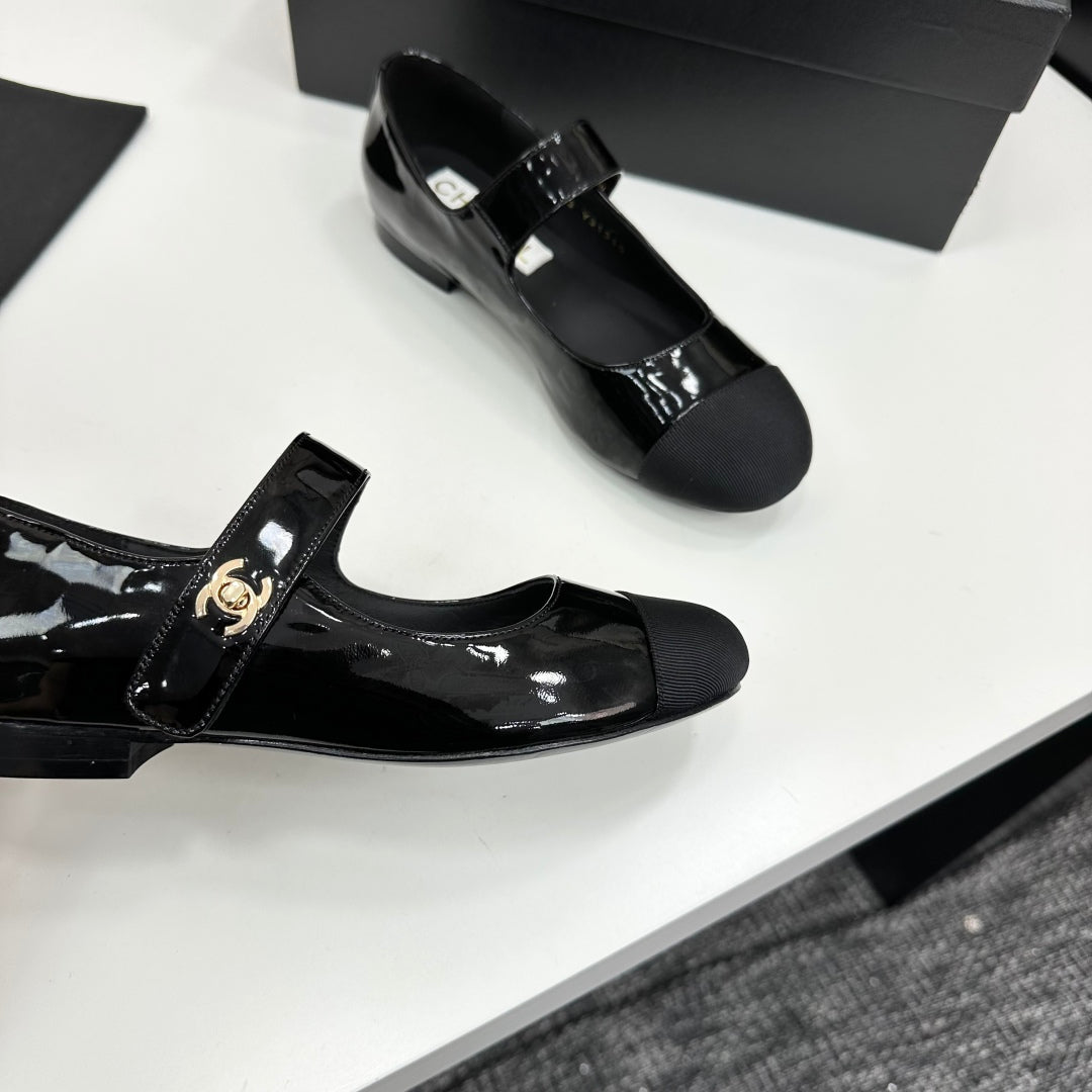 CC25 Mary Janes Black Patent Cowhide And Grosgrain 352505