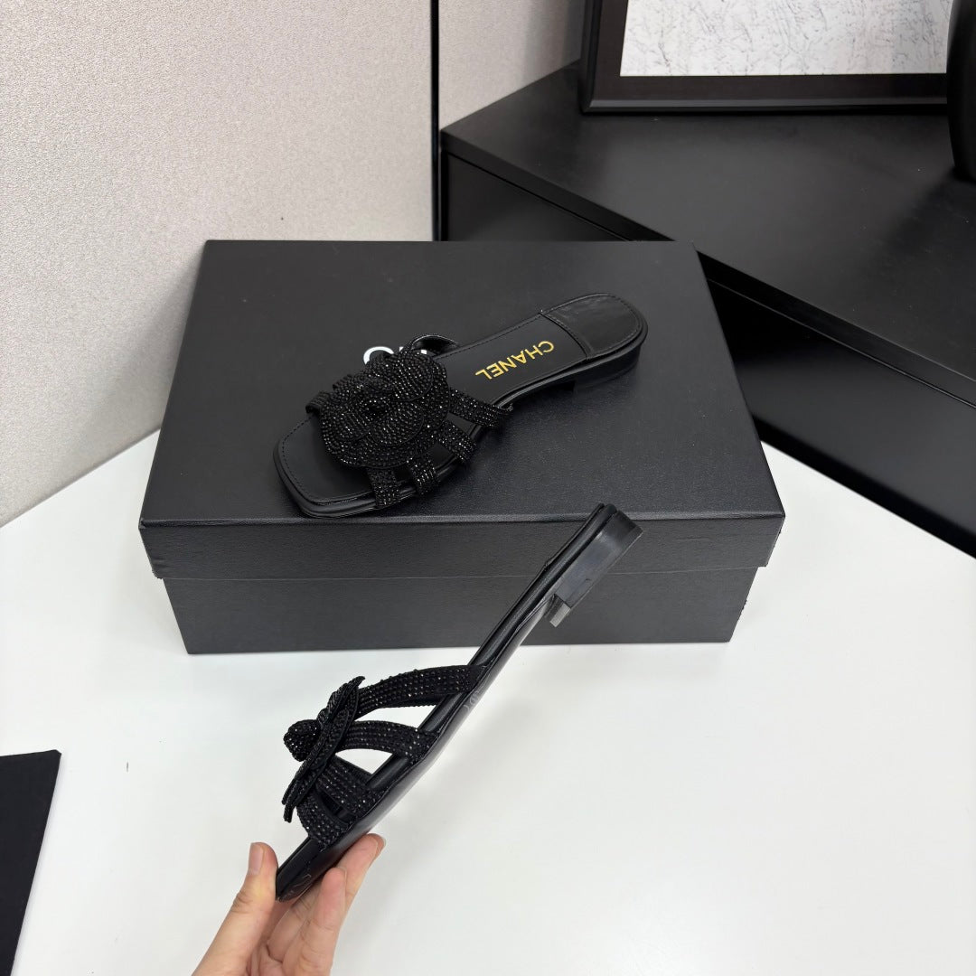 CC 25 Camellia Open Flat Mule Black Stone Grain And Sheepskin 368851