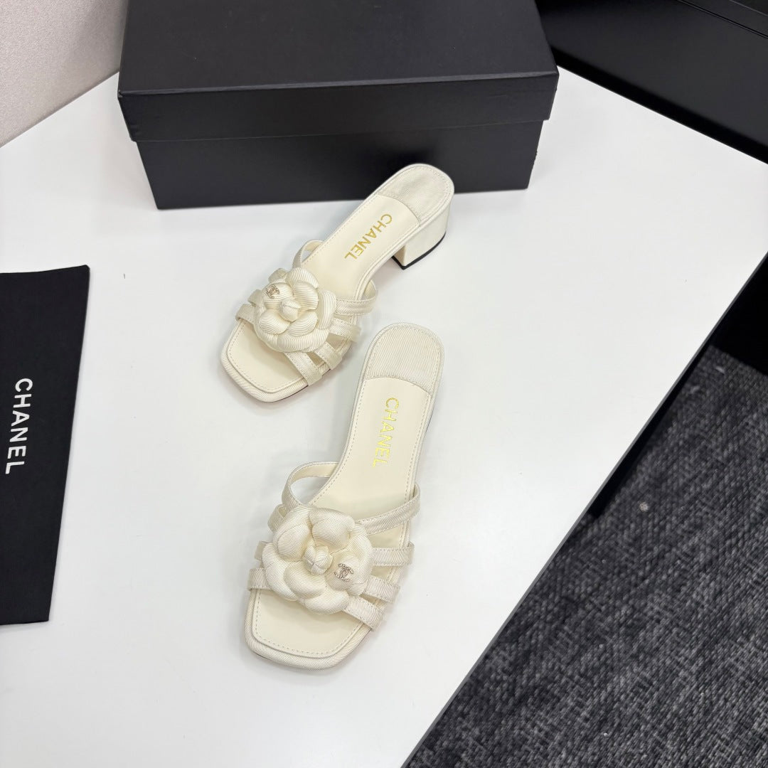 CC 25 Camellia Open Heel Mule Sandals 50mm Ivory Sheepskin And Fabric 368857