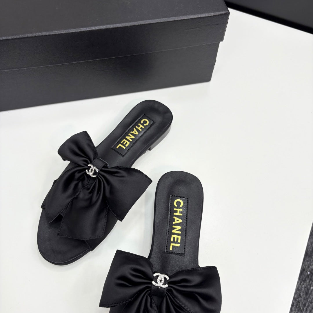 CC 25 Big Bow Mule Black Satin And Sheepskin 368866