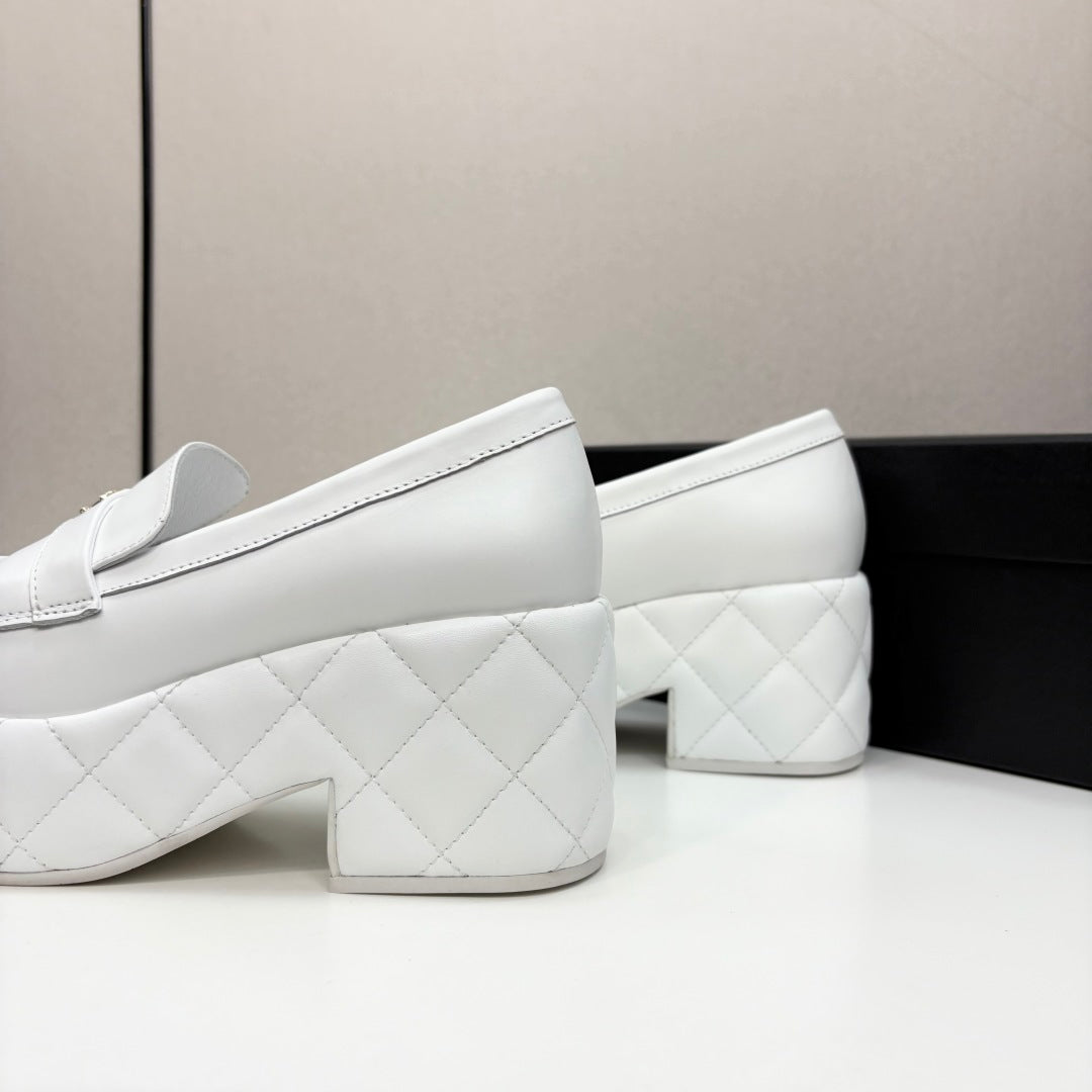 CC 25 Thick-Heeled Loafer 55mm White Quilted Lambskin 368825