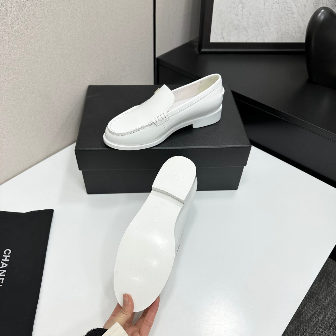 CC SS 2026 Pre Loafer White Calfskin 630472