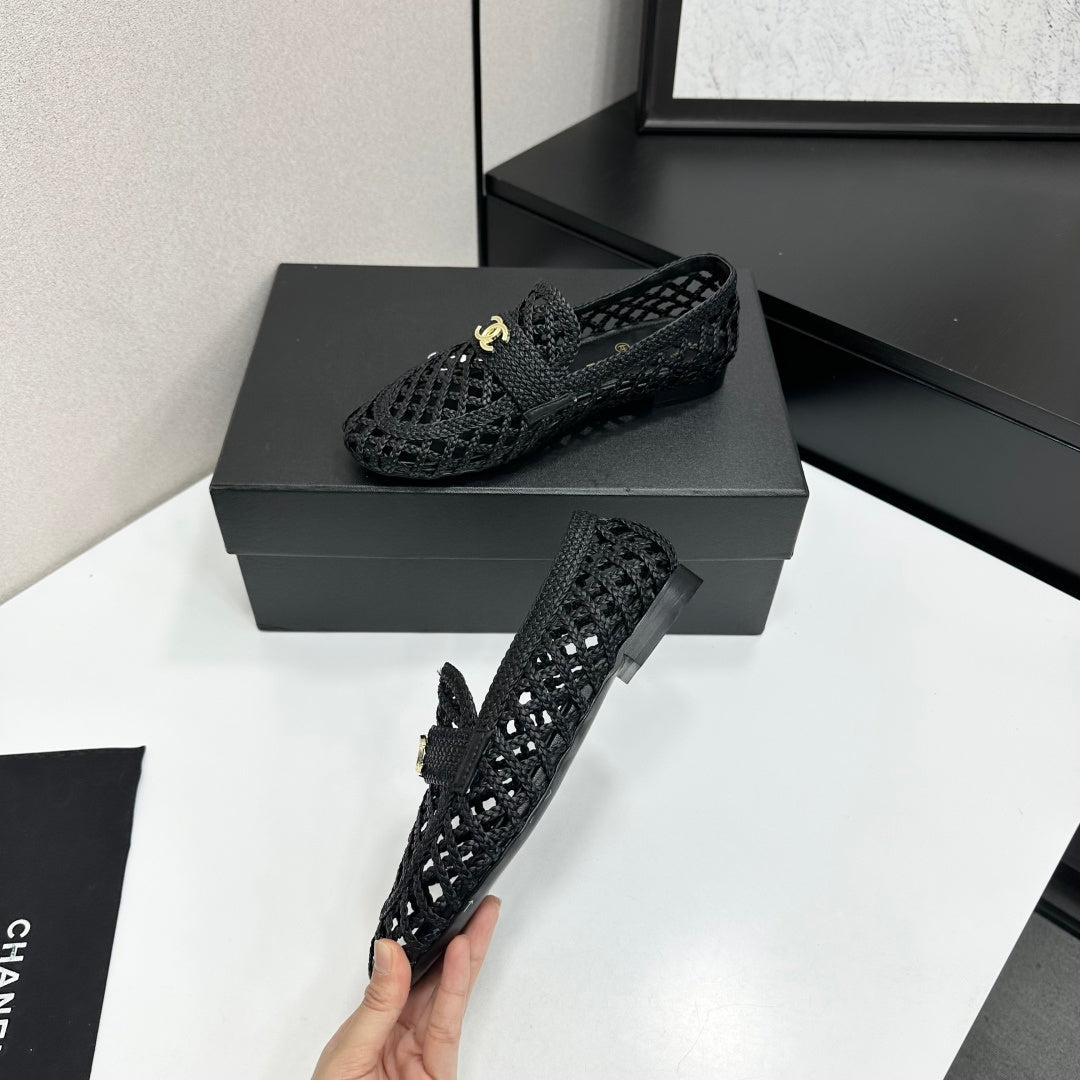 CC Pre 2026 Moccasin Black Woven Sheepskin 817675