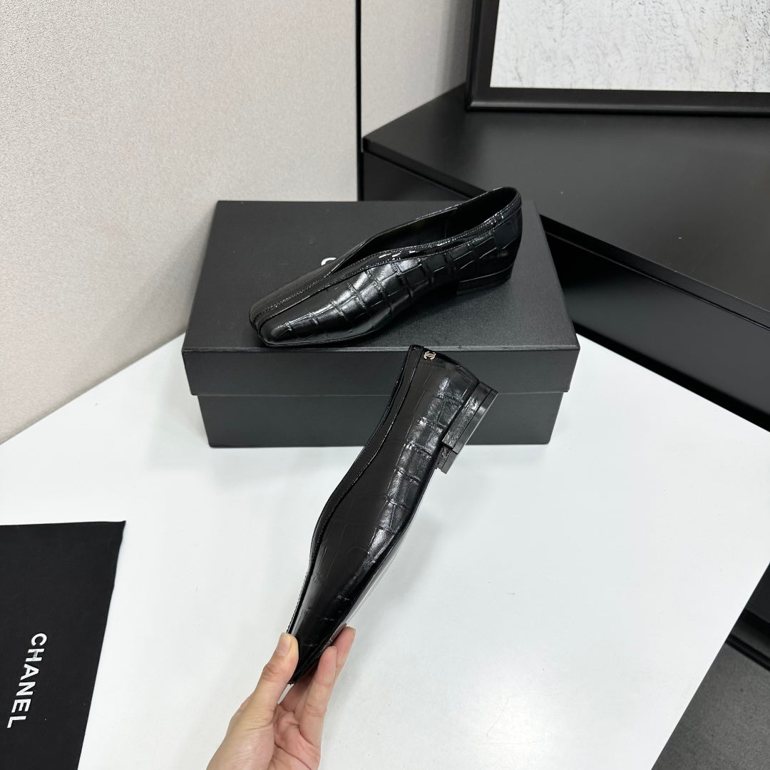 CC 26s Ballet Flats Black Glossy Crocodile Embossed Calfskin 743139