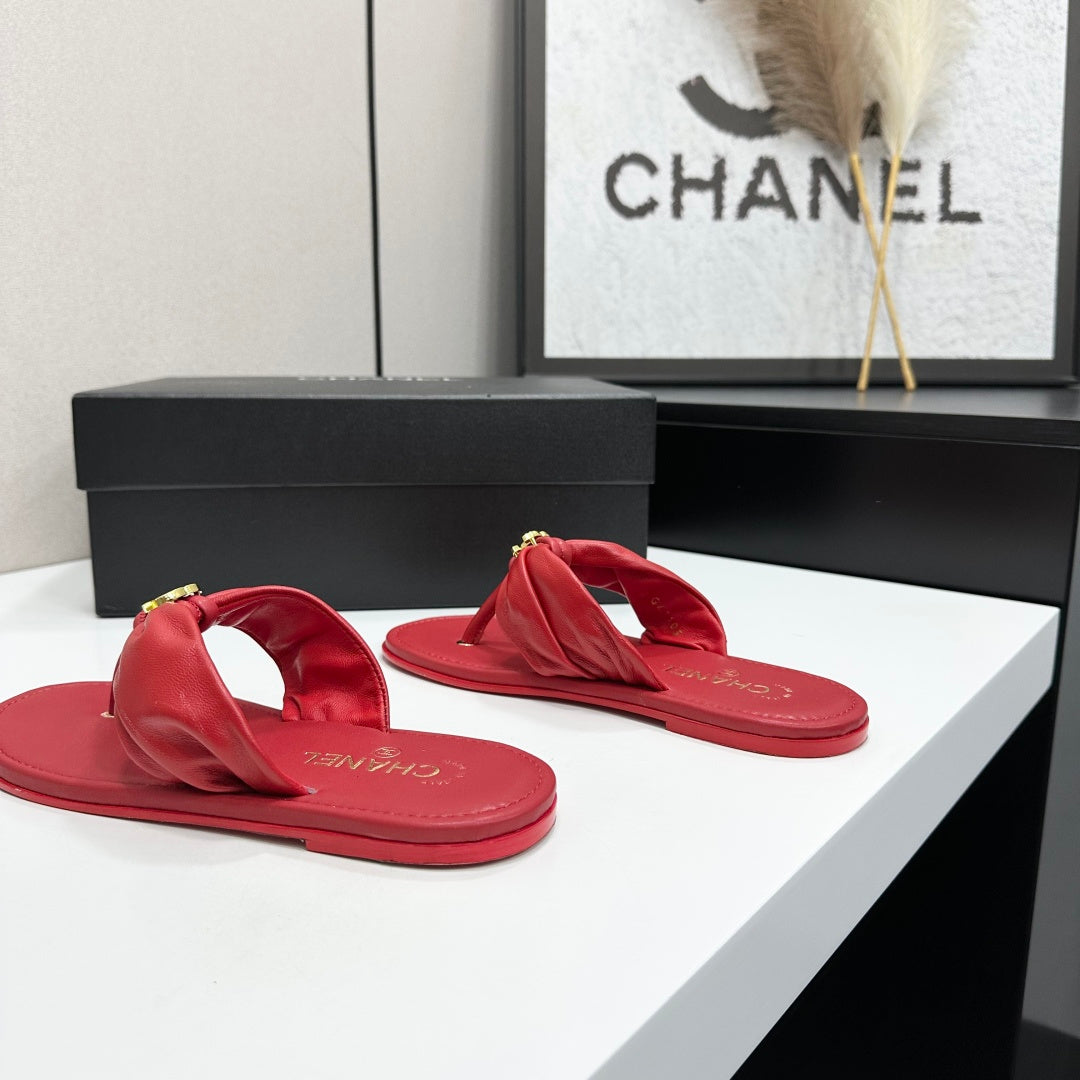 Chanel 26S Thong Sandals In Red Lambskin