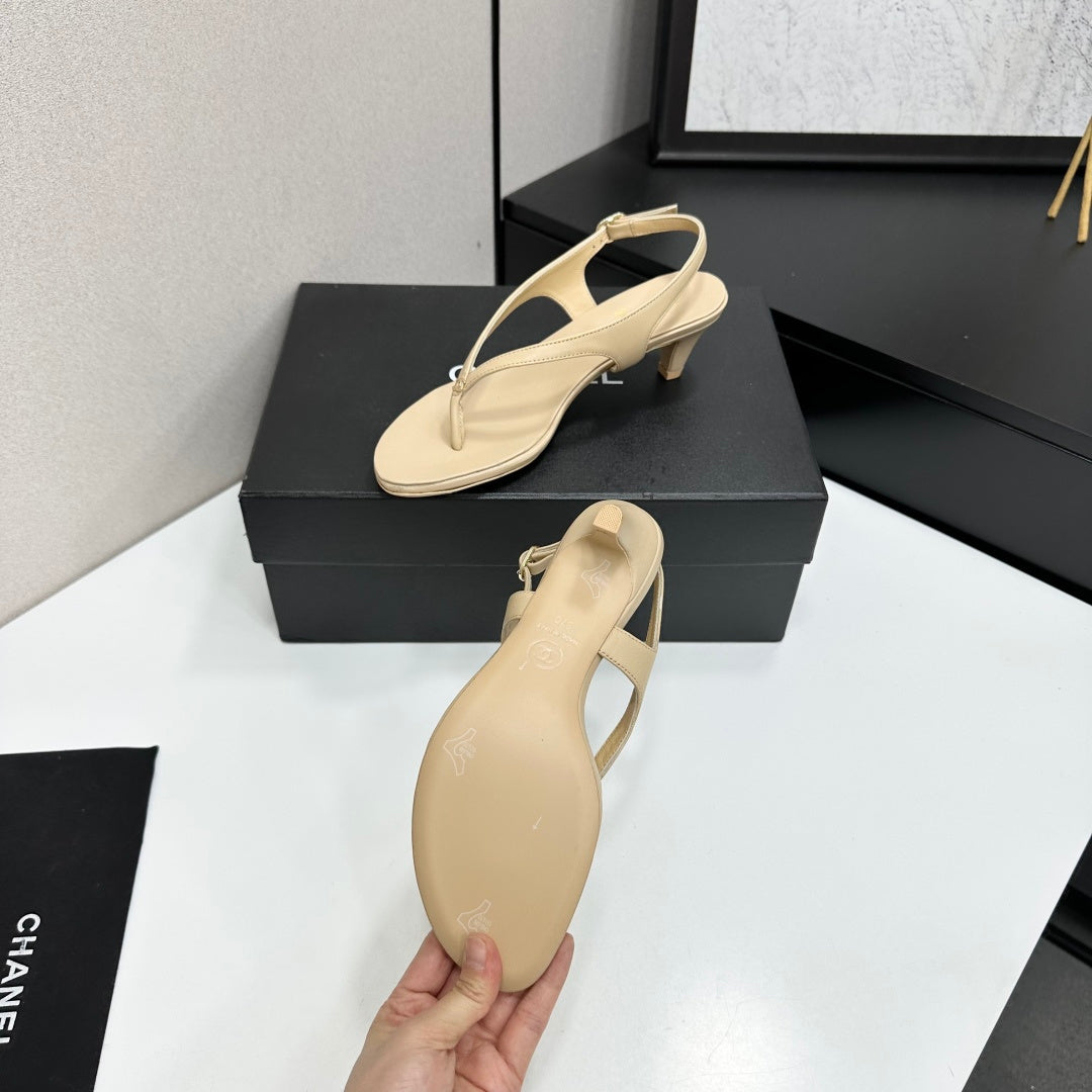 CC 26s Thong Sandals 5cm Beige Sheepskin 925992