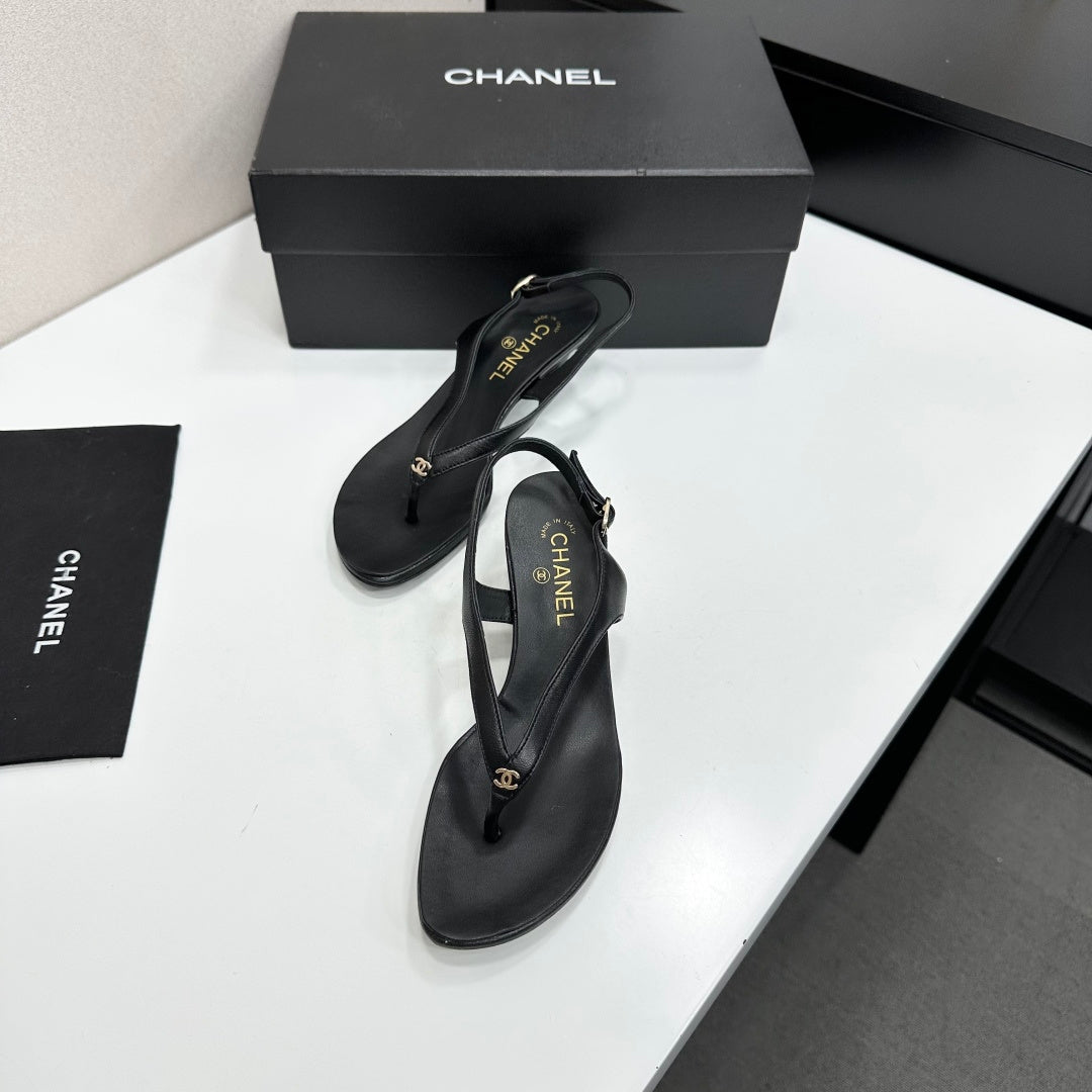 CC 26s Thong Sandals 5cm Black Sheepskin 925993