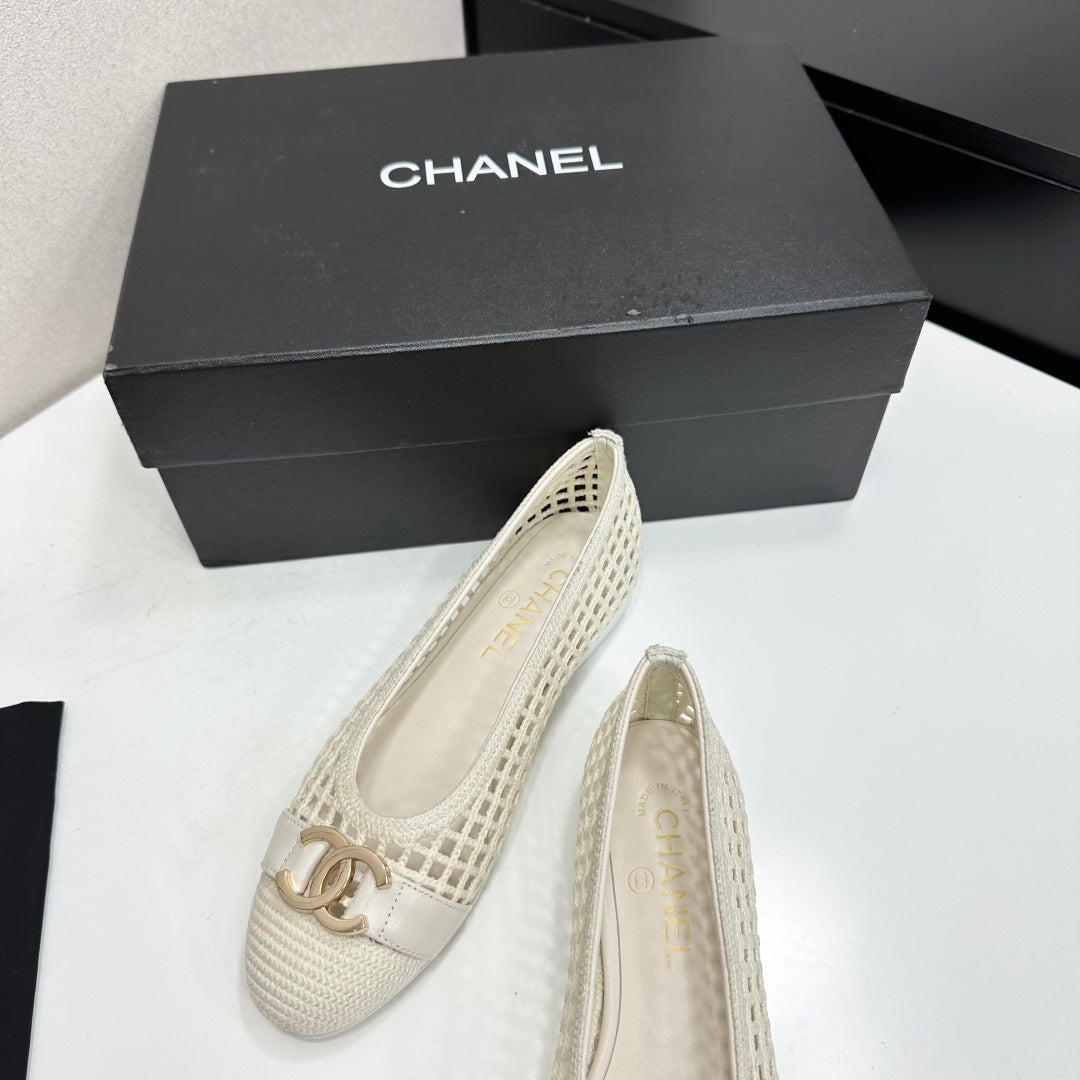 CC 26s Ballet Flat White Woven Raffia Mesh 925933
