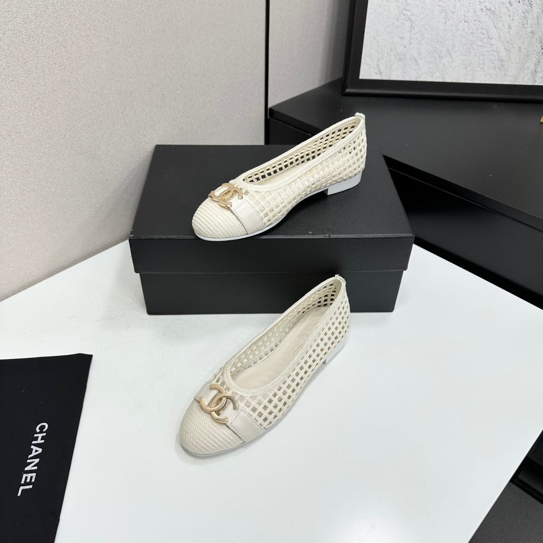 CC 26s Ballet Flat White Woven Raffia Mesh 925933