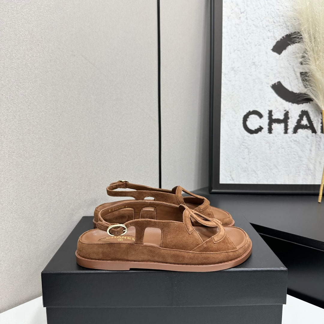 CC 26s Casual Sandals Caramel Suede 944625